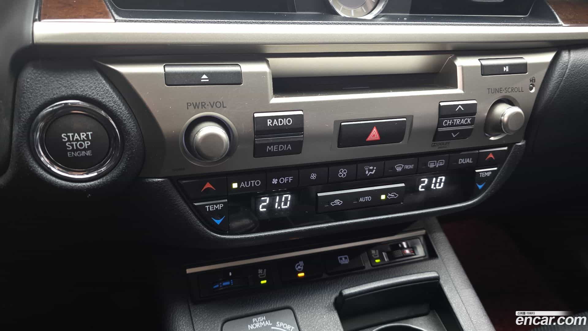 ES Lexus 2013.2-OPTION-020