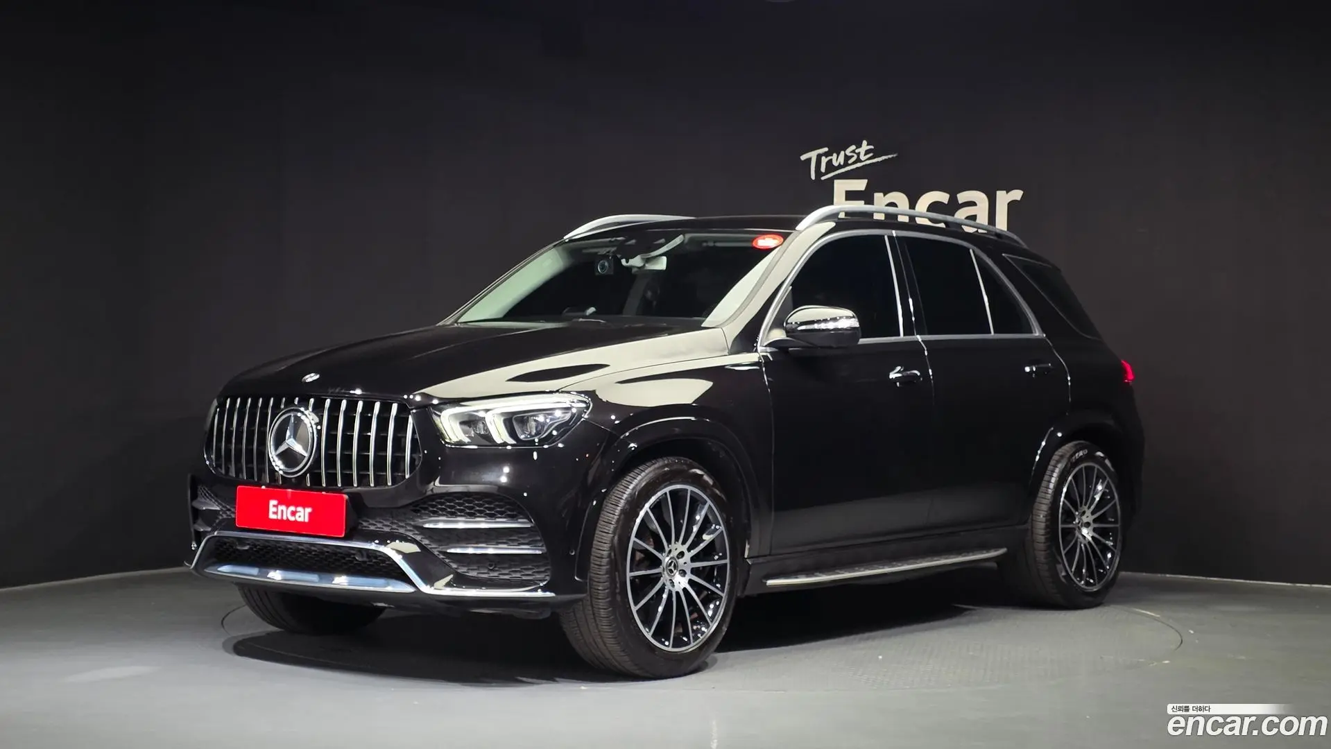 Main__Slider__Photo:GLE-Class Mercedes-Benz 2019.8-0