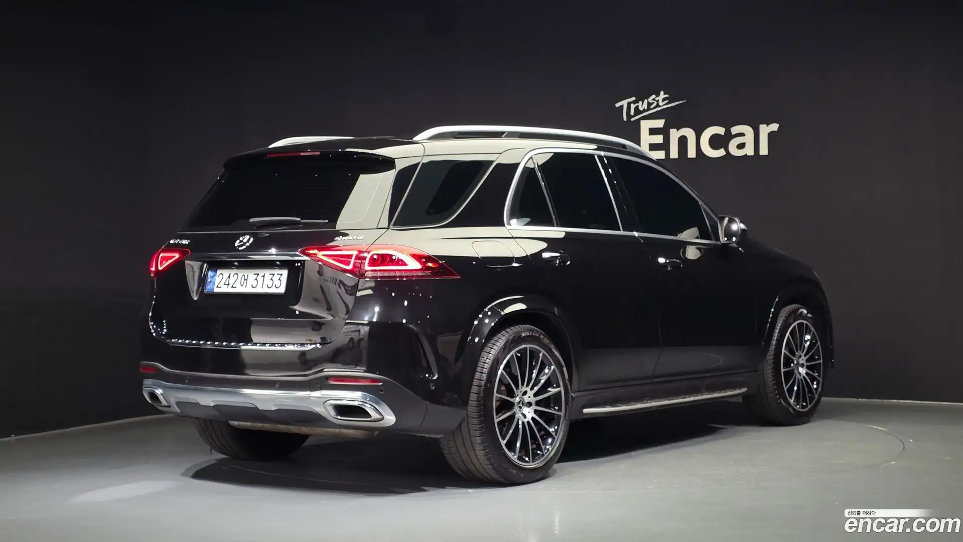 GLE-Class Mercedes-Benz 2019.8-OUTER-002