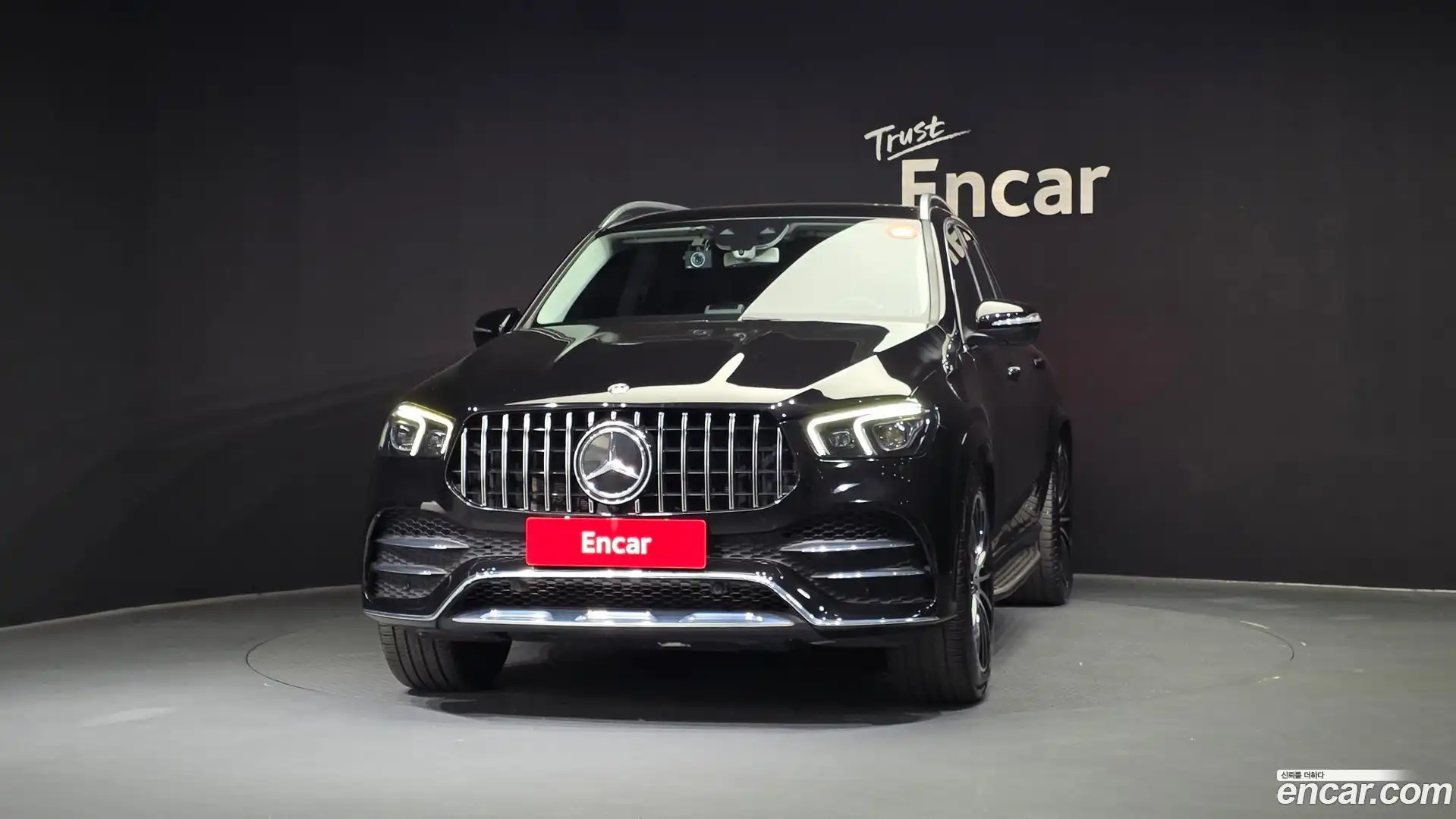 GLE-Class Mercedes-Benz 2019.8-OUTER-003