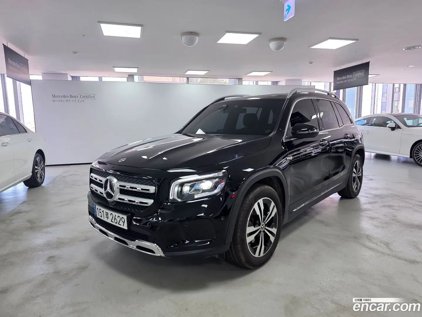 Main__Slider__Photo:GLB-Class Mercedes-Benz 2020.10-0