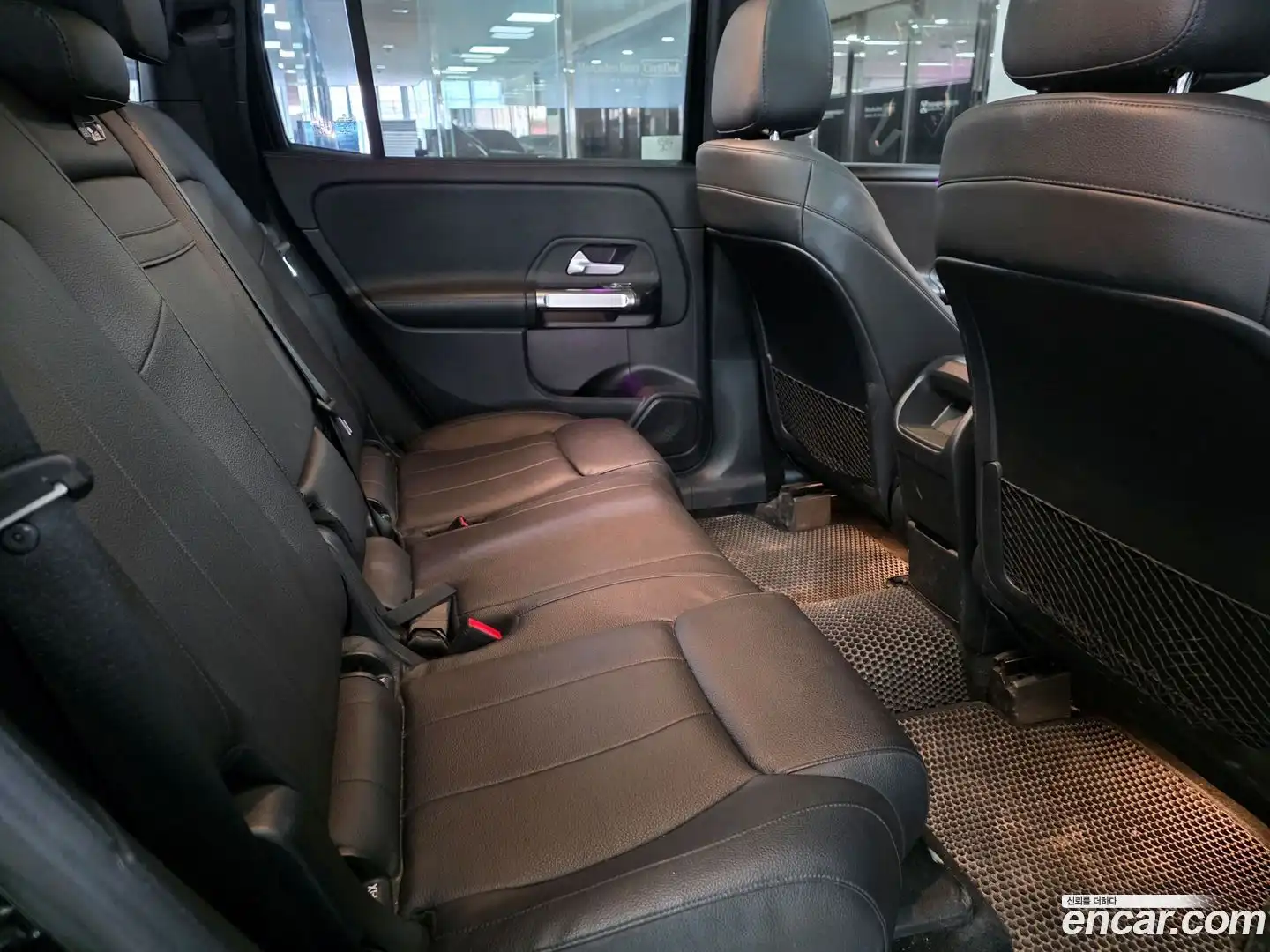 GLB-Class Mercedes-Benz 2020.10-INNER-010