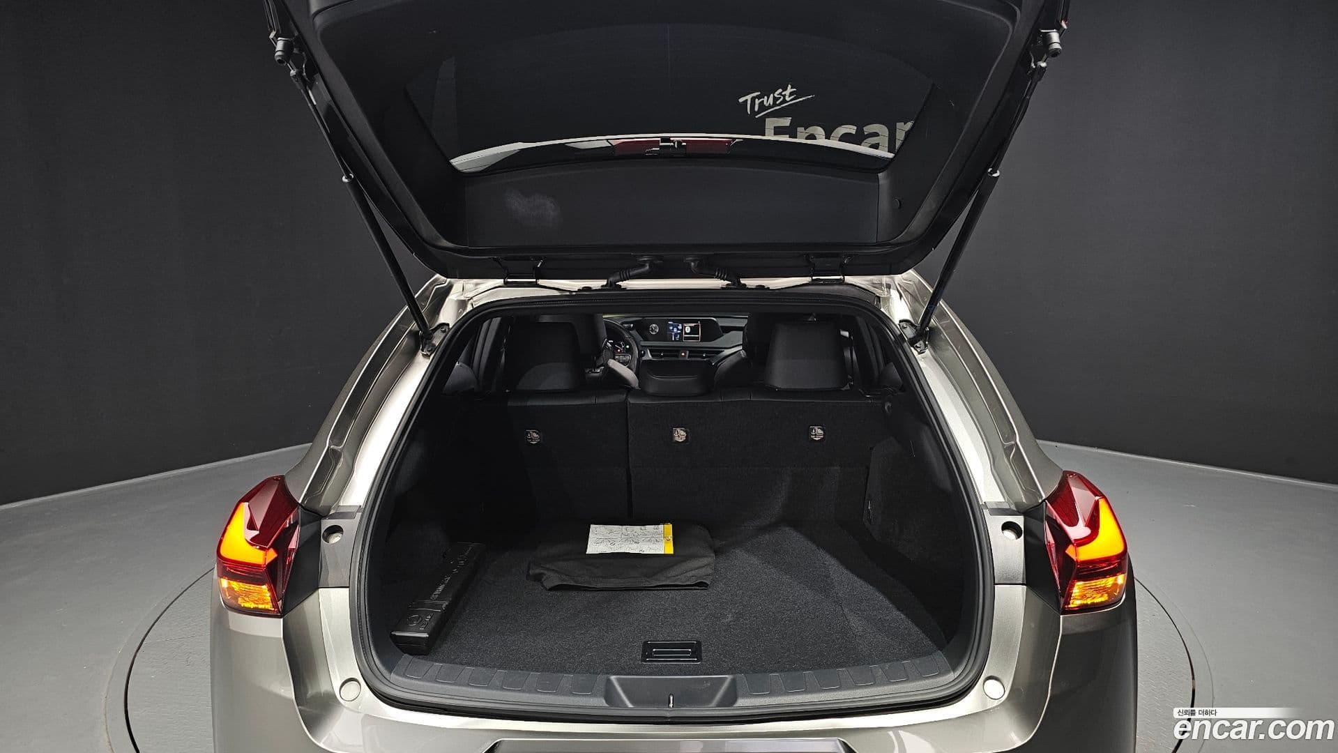 Main__Slider__Photo:UX Lexus 2020.6-19