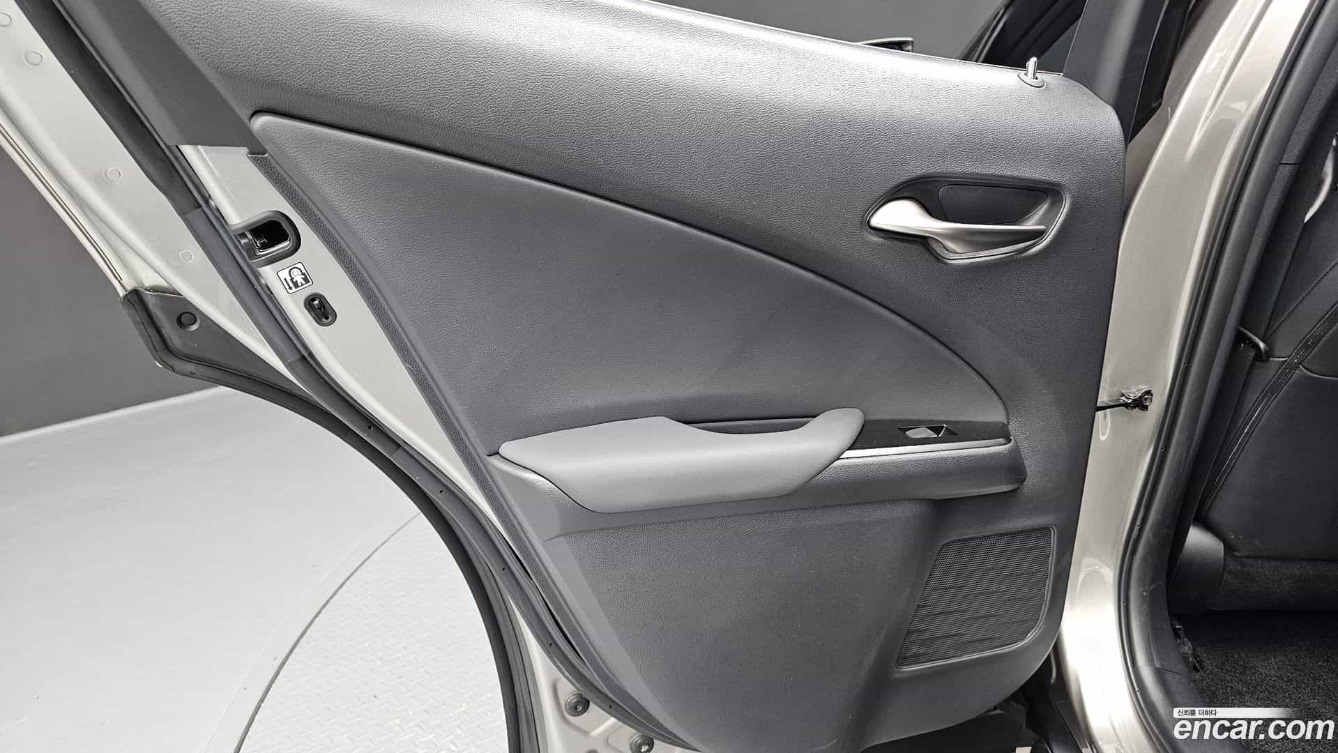 UX Lexus 2020.6-INNER-035
