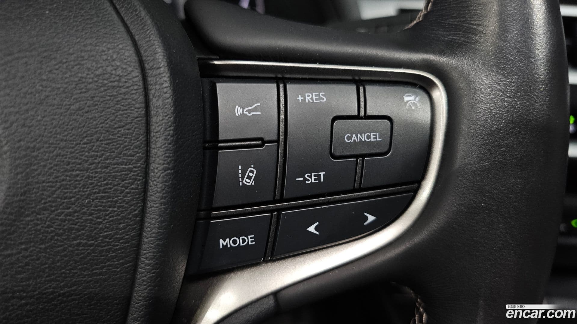 Main__Slider__Photo:UX Lexus 2020.6-26