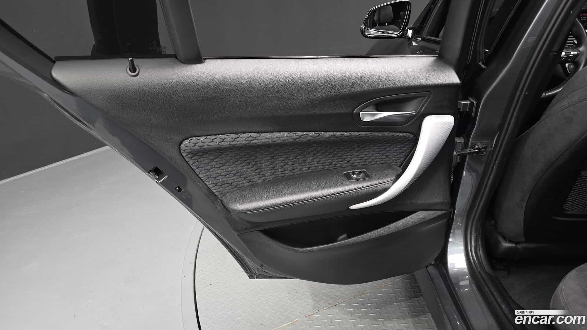 1-Series BMW 2018.3-INNER-035