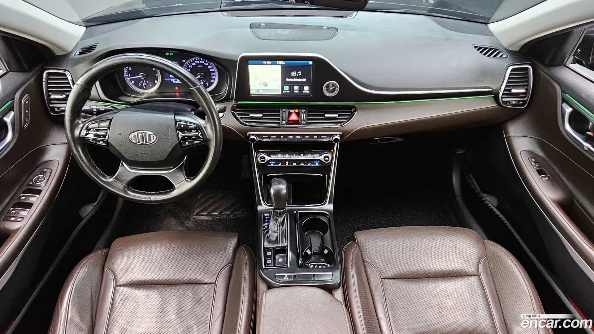 Grandeur Hyundai 2017.1-INNER-007
