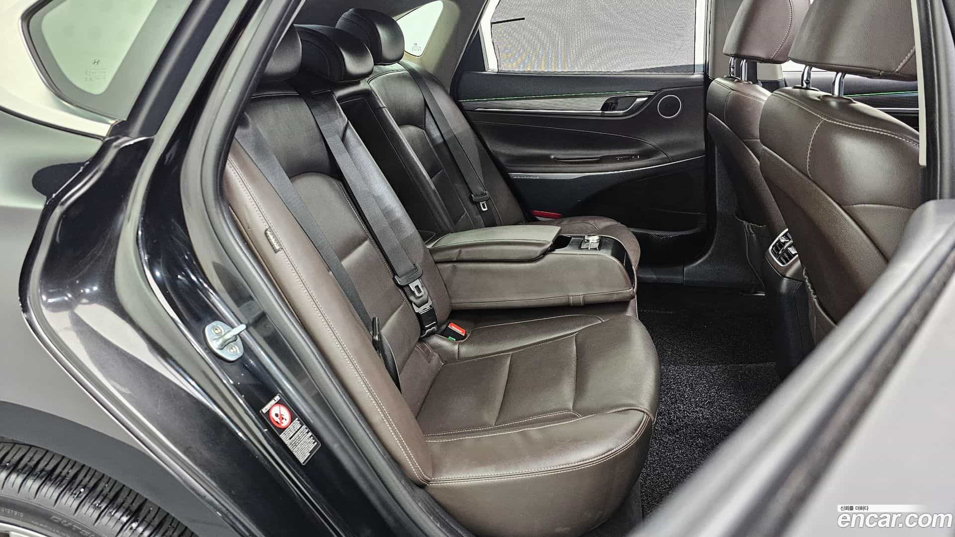 Grandeur Hyundai 2017.1-OPTION-015