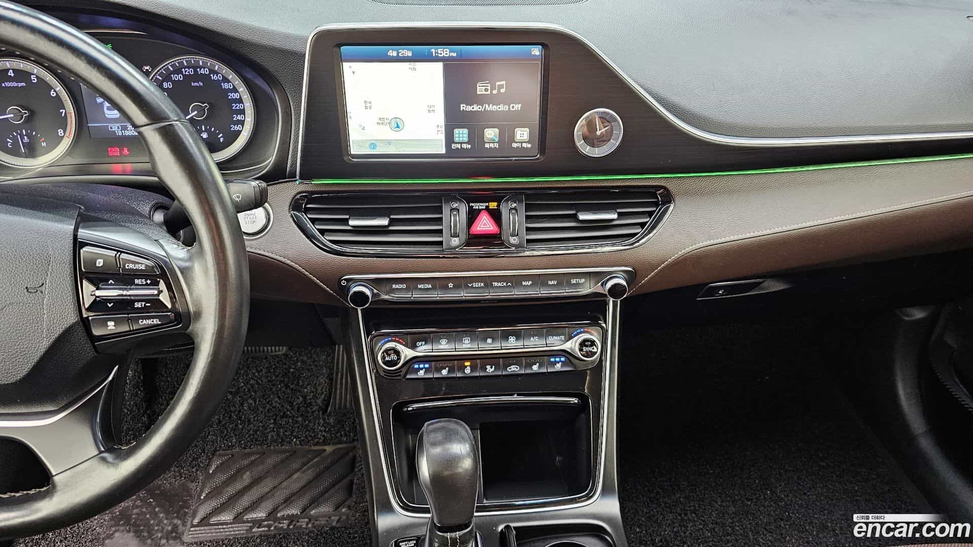 Grandeur Hyundai 2017.1-OPTION-018