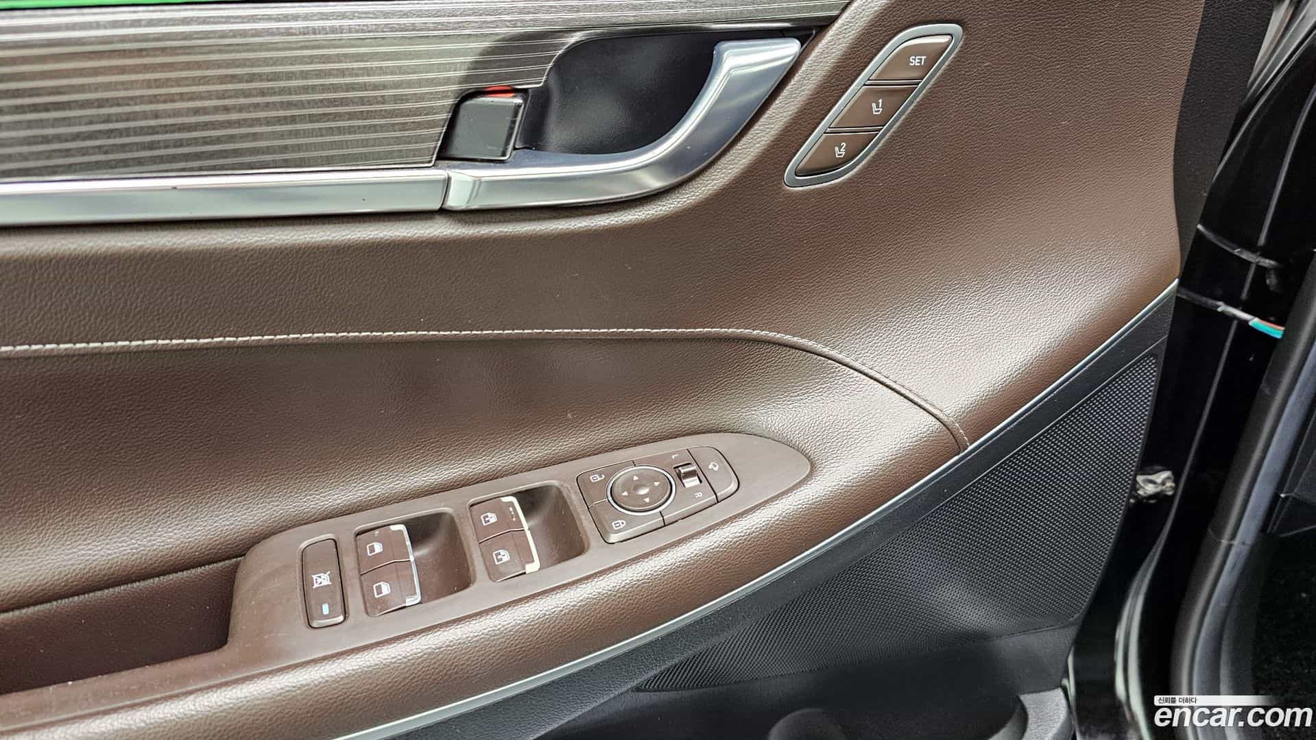 Grandeur Hyundai 2017.1-OPTION-021