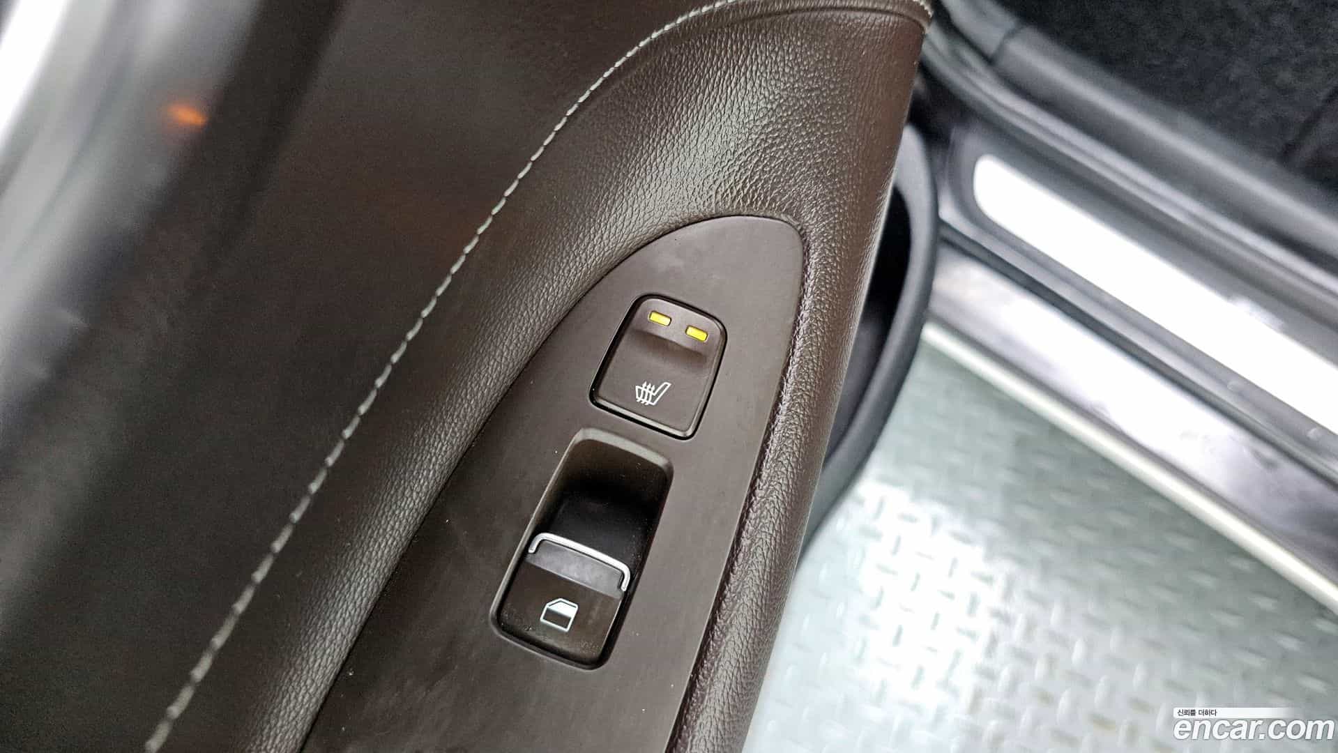 Grandeur Hyundai 2017.1-OPTION-023