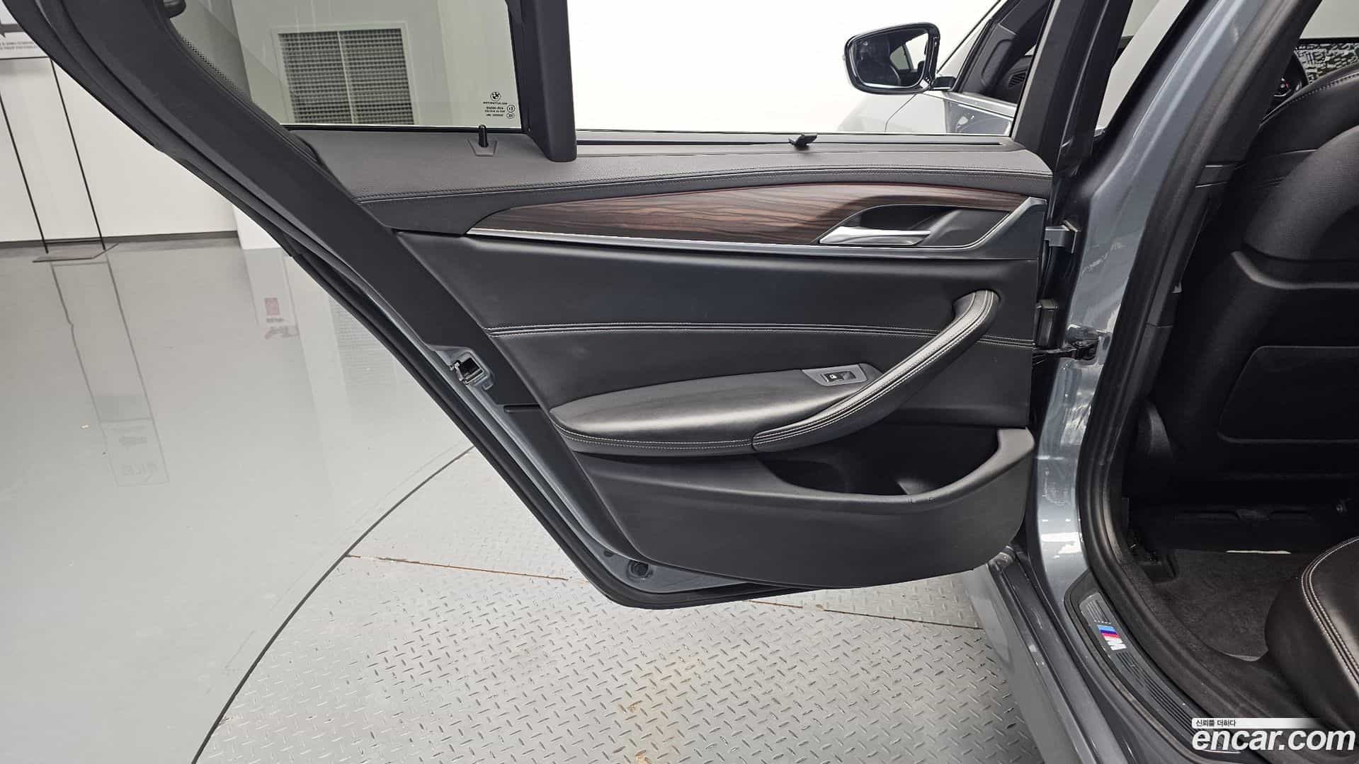 5-Series BMW 2018.2-INNER-035