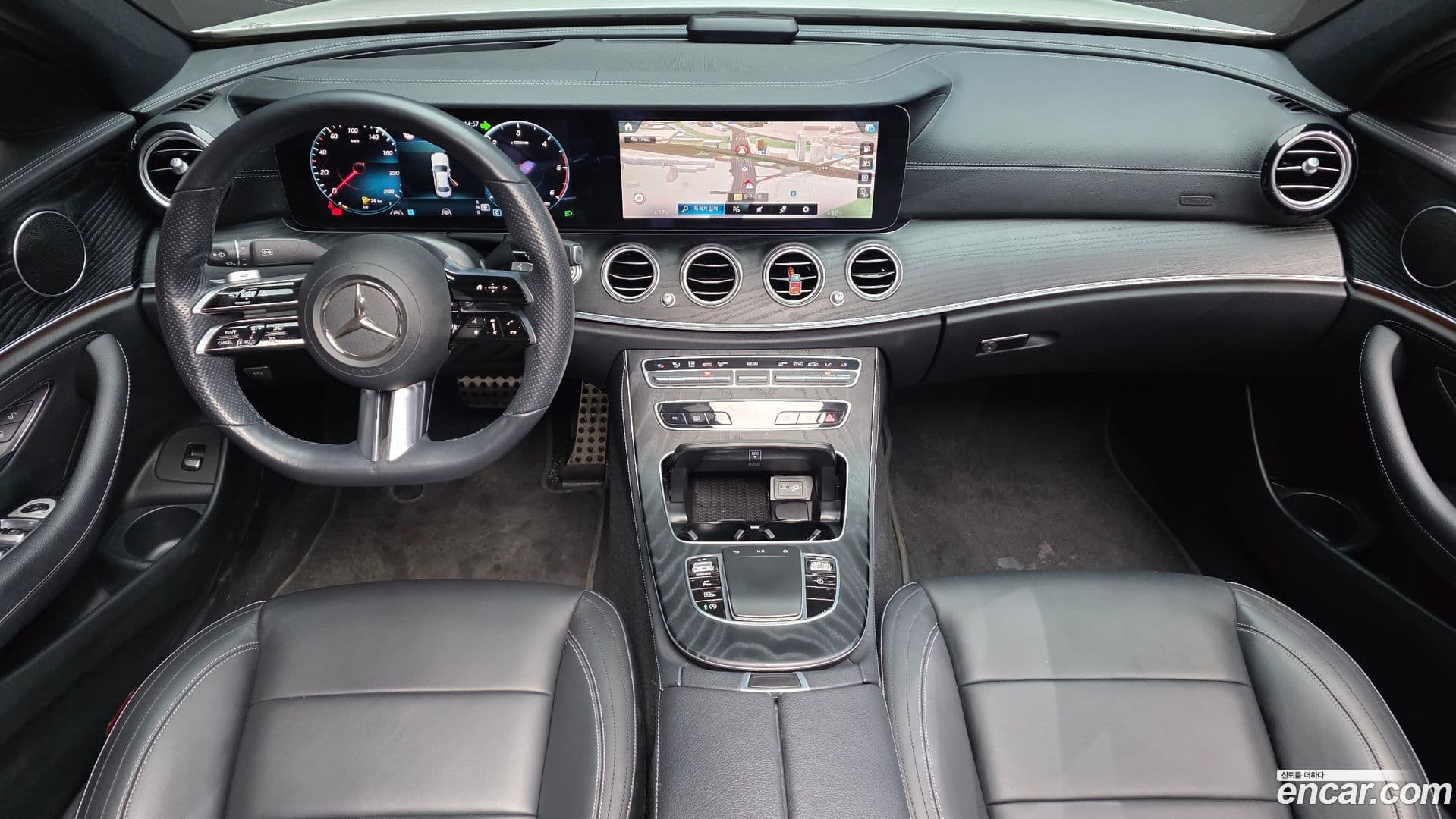 Main__Slider__Photo:E-Class Mercedes-Benz 2021.0-6