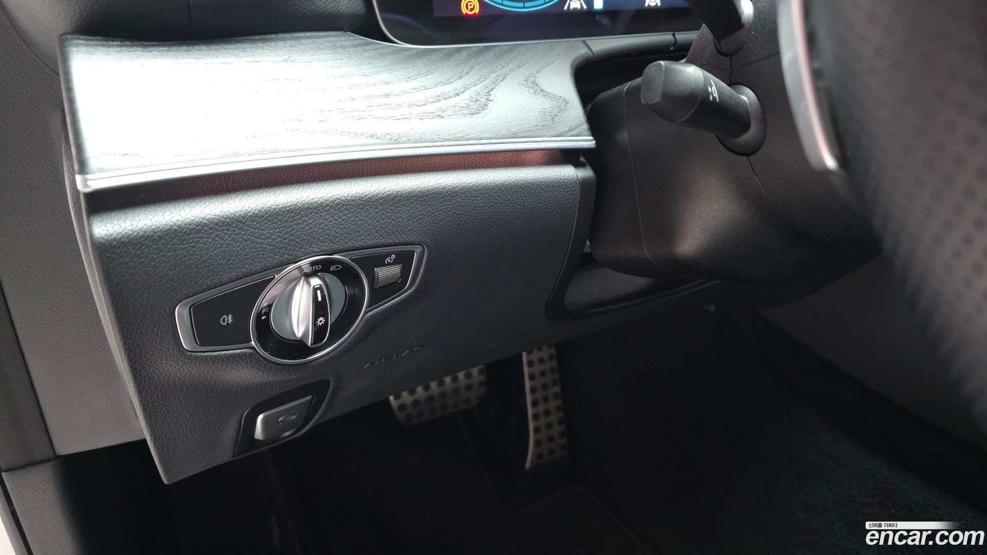 Main__Slider__Photo:E-Class Mercedes-Benz 2021.0-18