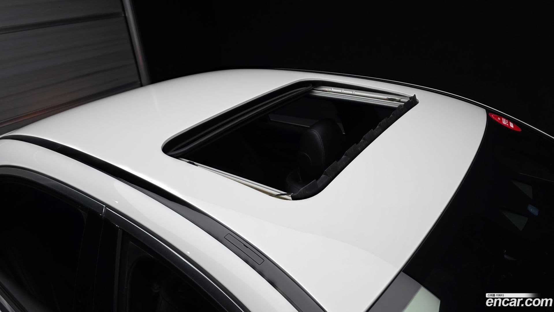Main__Slider__Photo:E-Class Mercedes-Benz 2021.0-26