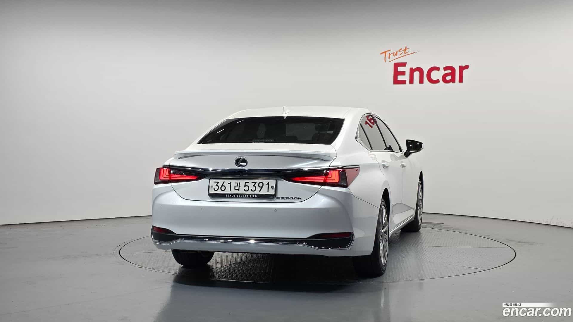 ES Lexus 2024.9-OUTER-004