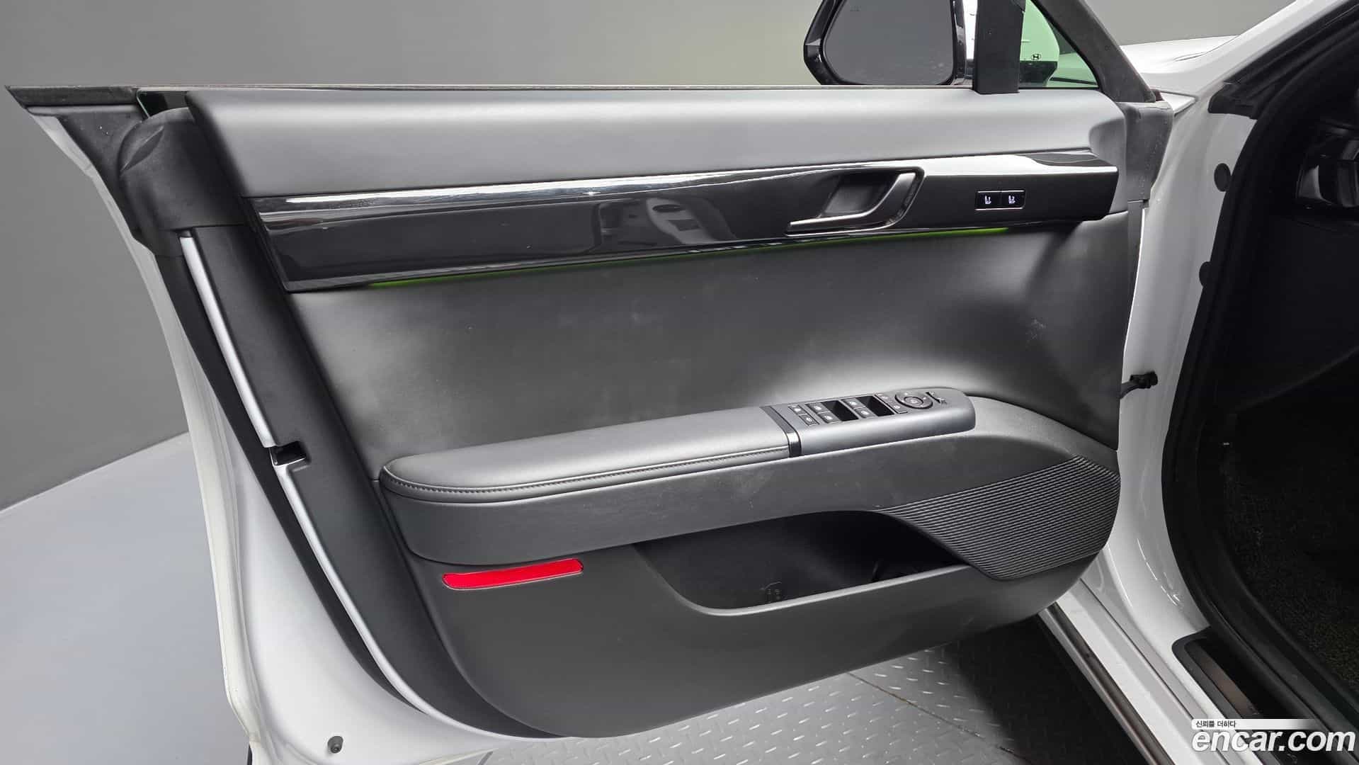 Grandeur Hyundai 2023.0-INNER-034