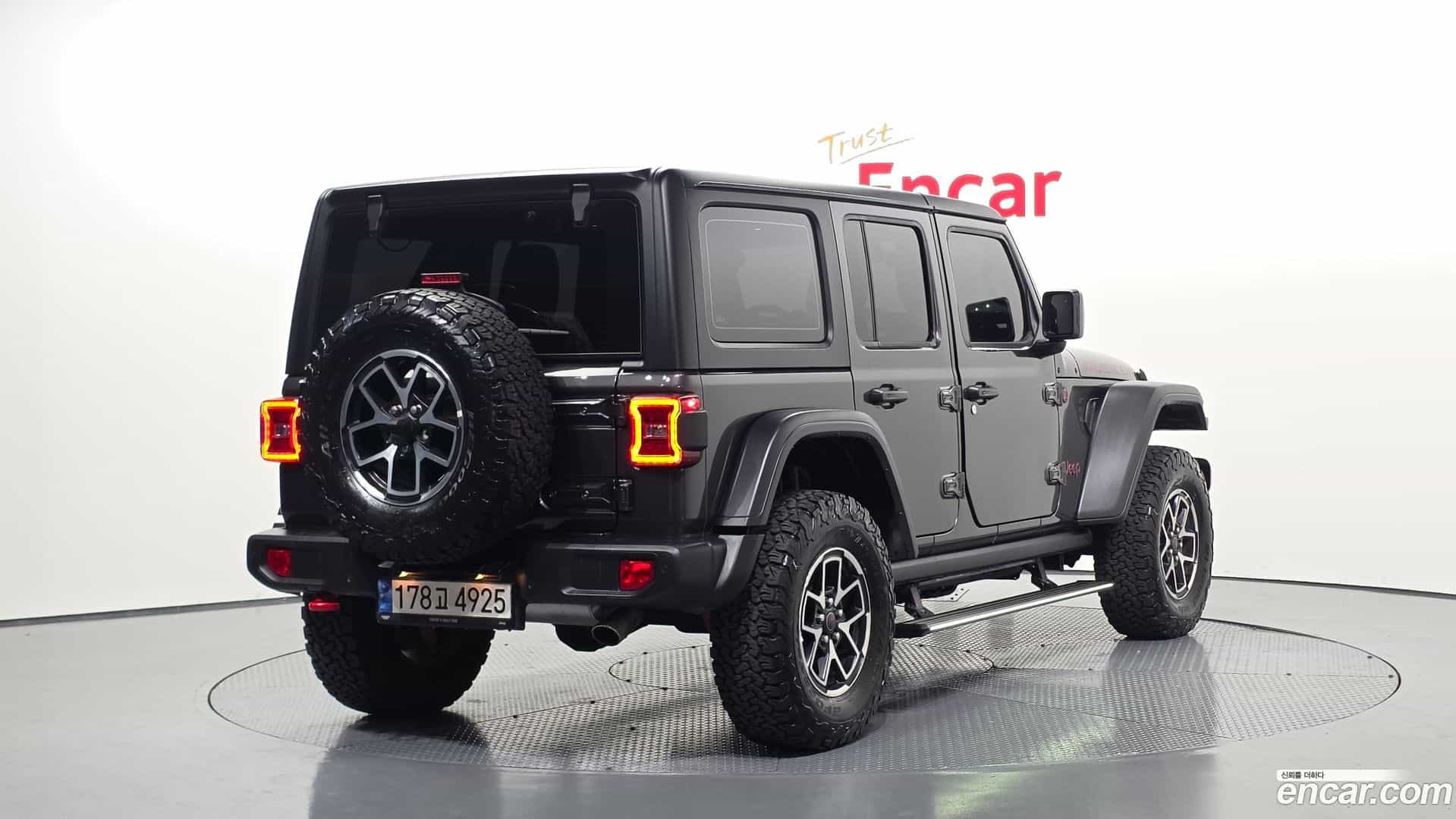 Wrangler Jeep 2024.5-OUTER-002
