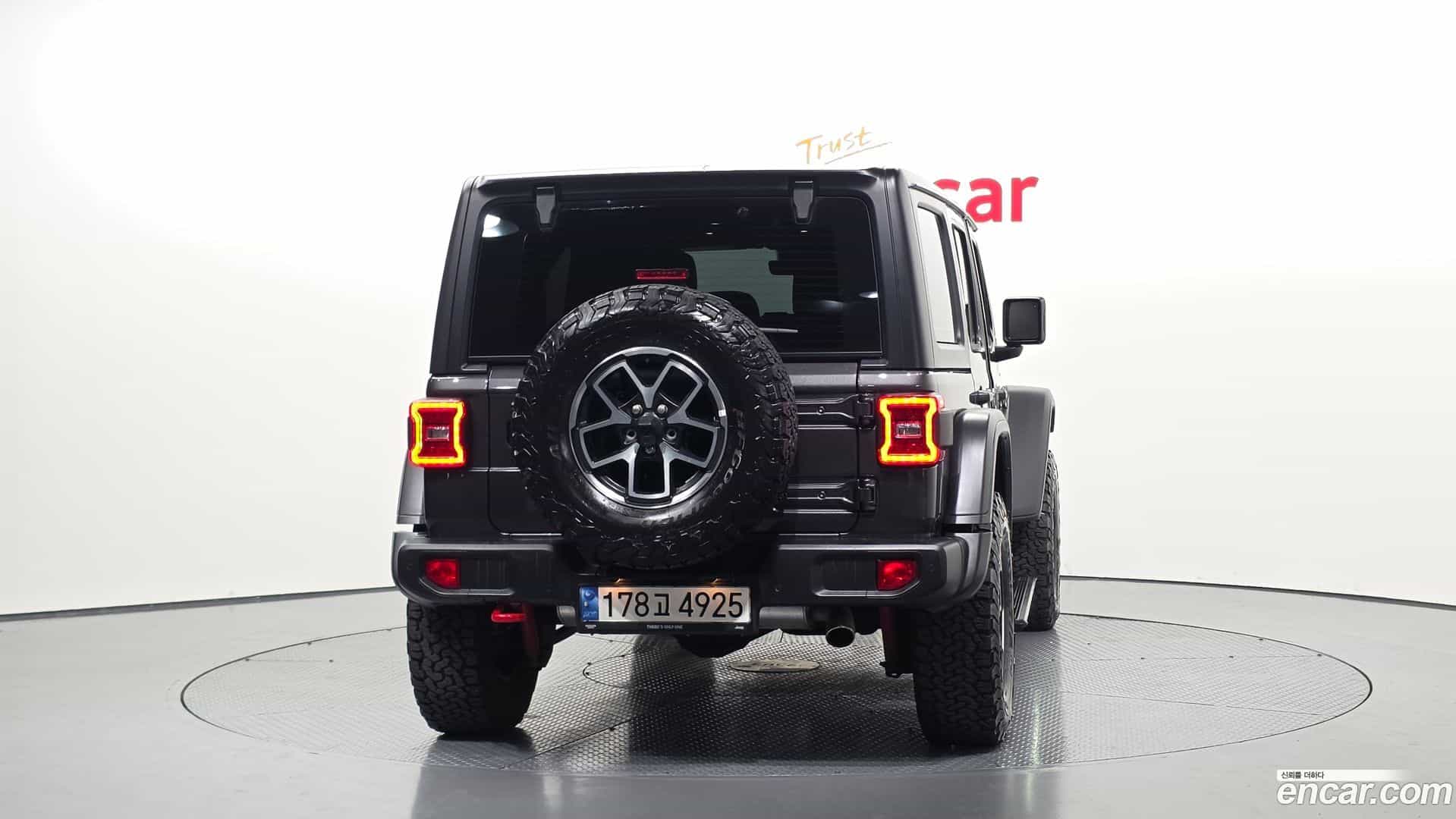 Wrangler Jeep 2024.5-OUTER-004