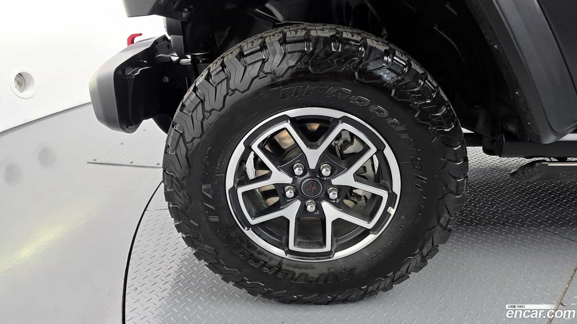 Wrangler Jeep 2024.5-OUTER-005
