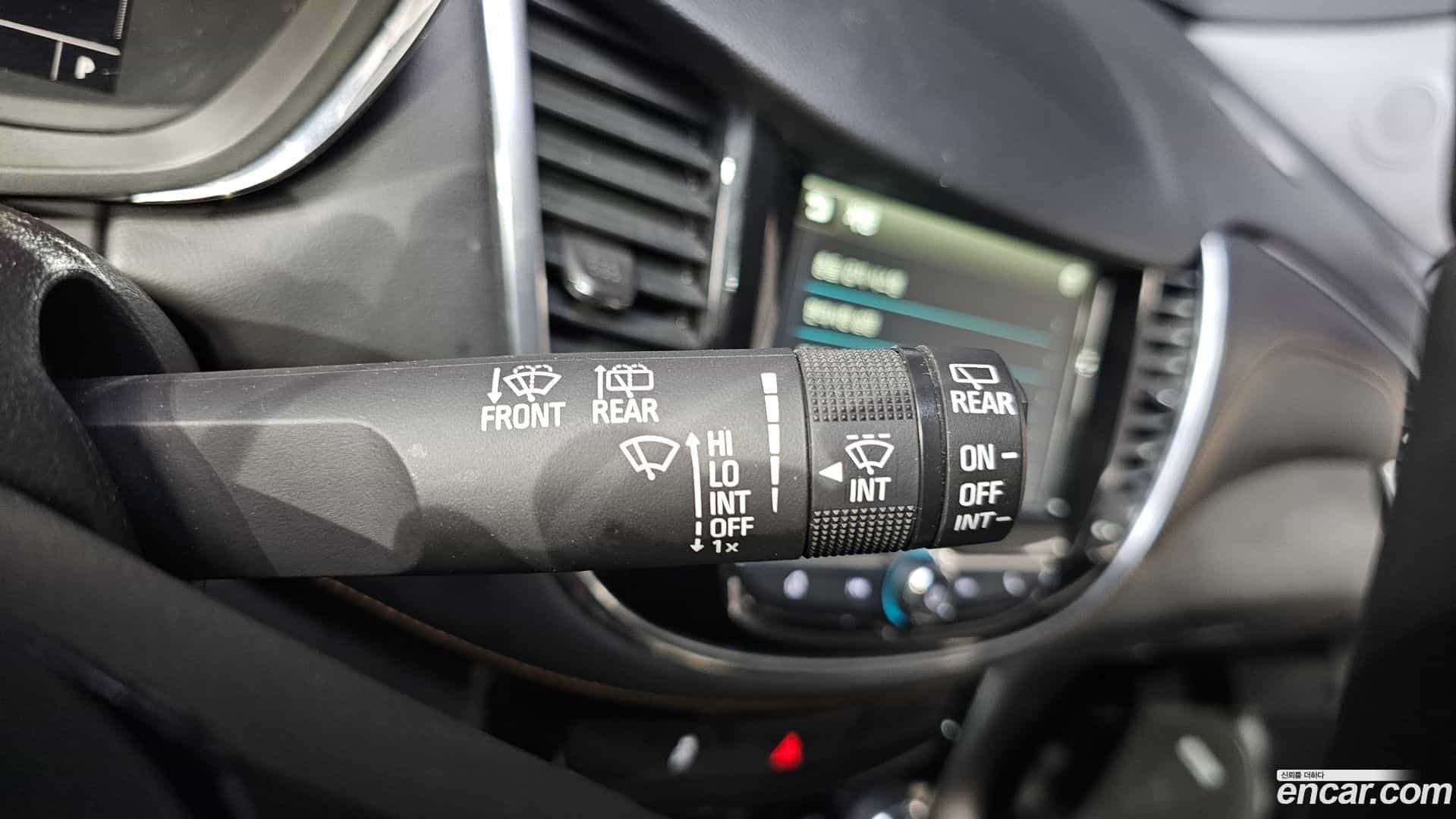 Trax Chevrolet 2018.1-OPTION-021