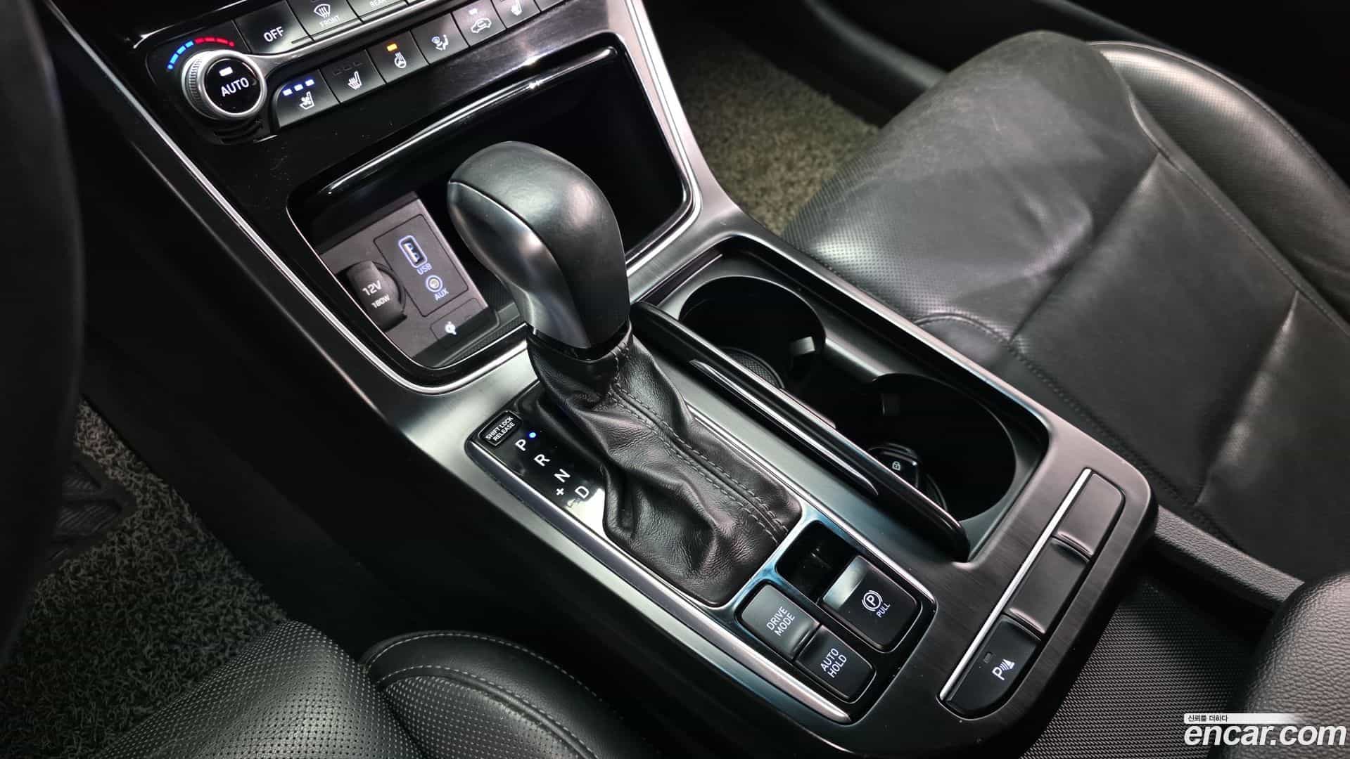 Grandeur Hyundai 2016.11-INNER-009