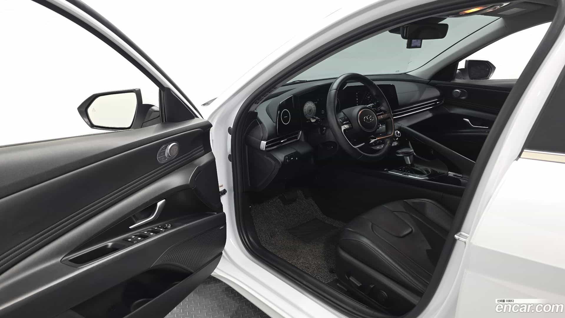 AVANTE Hyundai 2021.5-INNER-010
