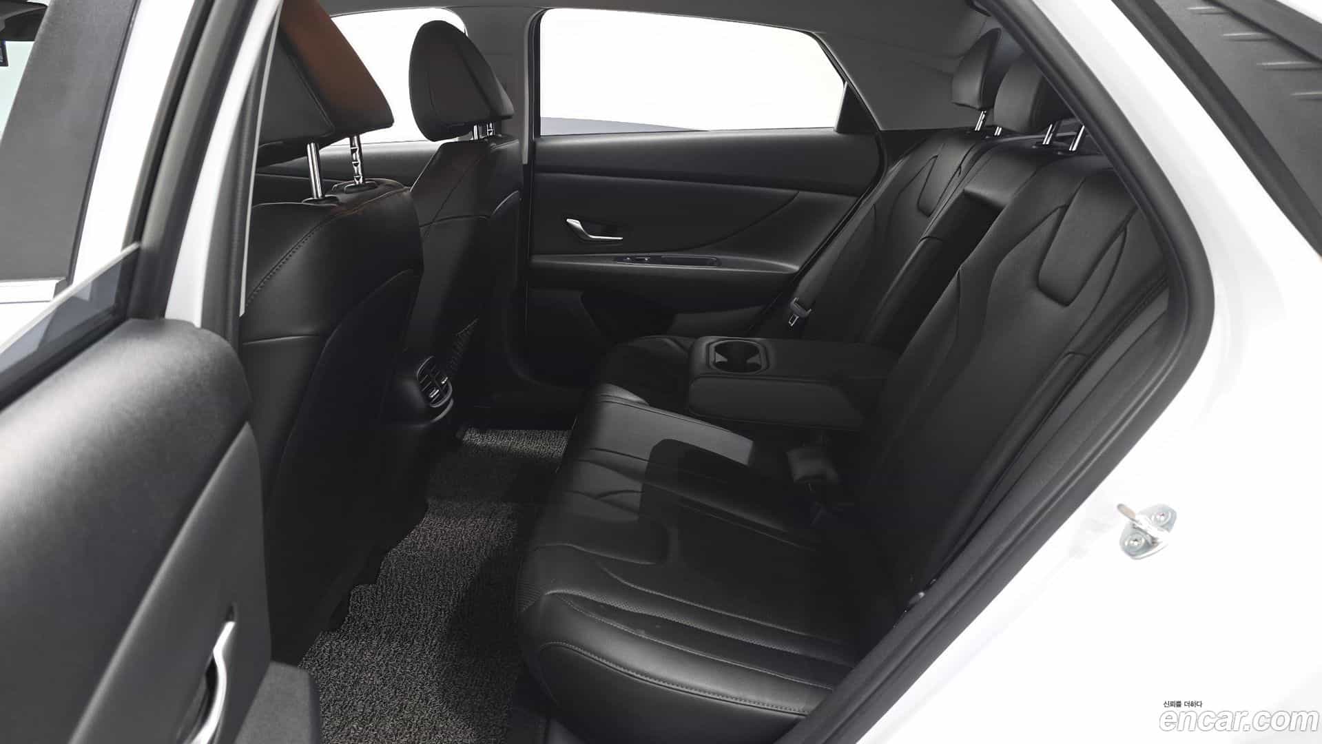 AVANTE Hyundai 2021.5-OPTION-015
