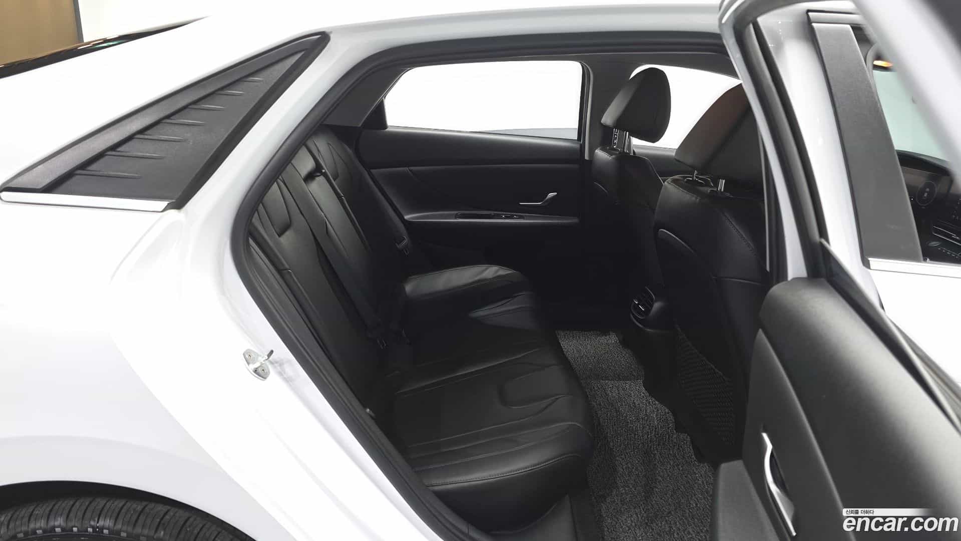 AVANTE Hyundai 2021.5-OPTION-016