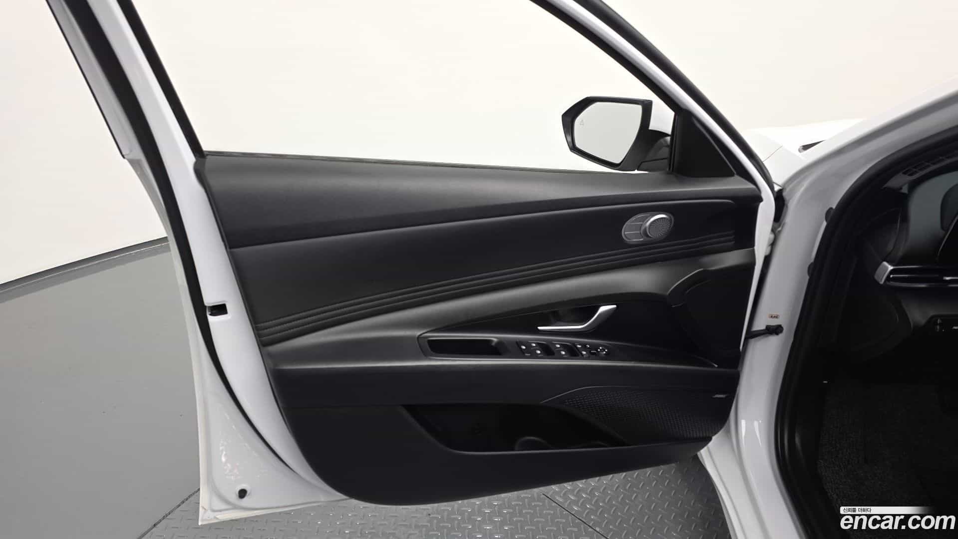 AVANTE Hyundai 2021.5-INNER-034