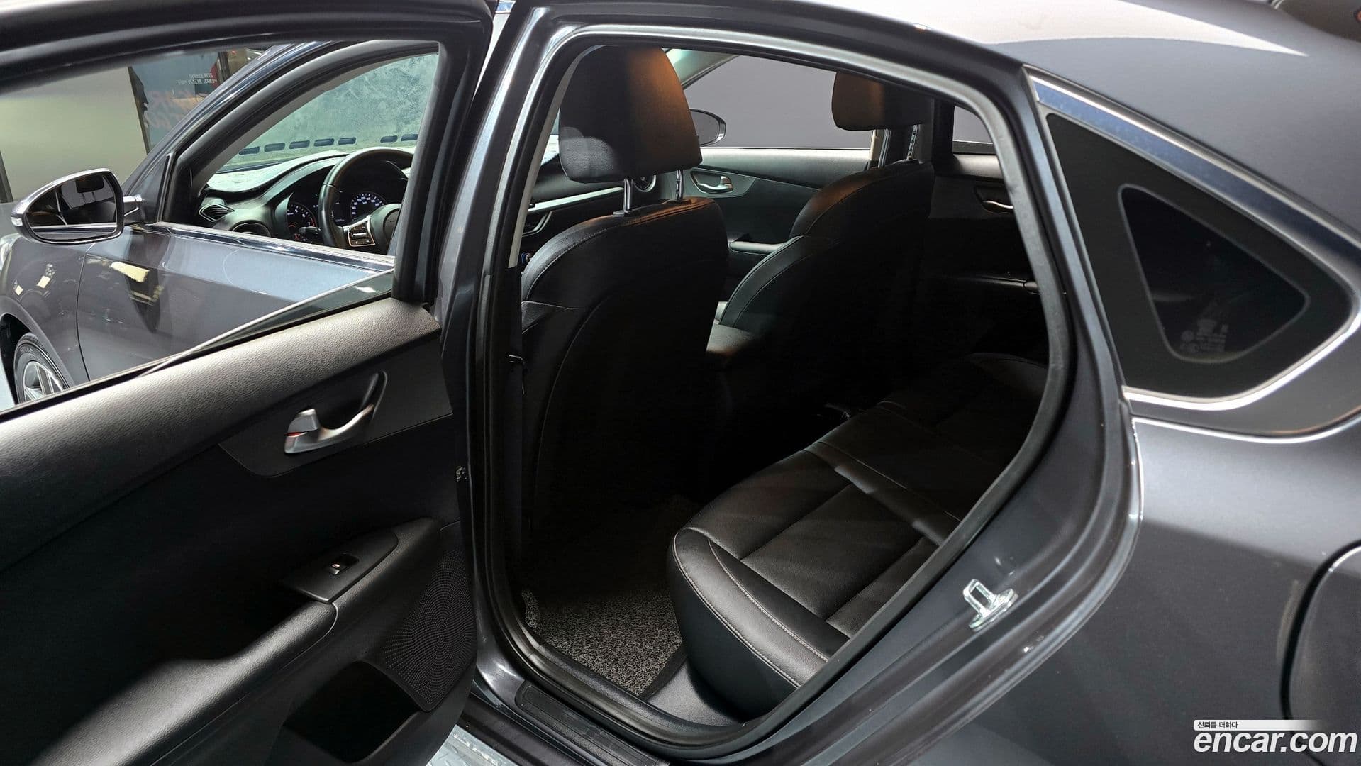 Main__Slider__Photo:K3 Kia 2021.0-25