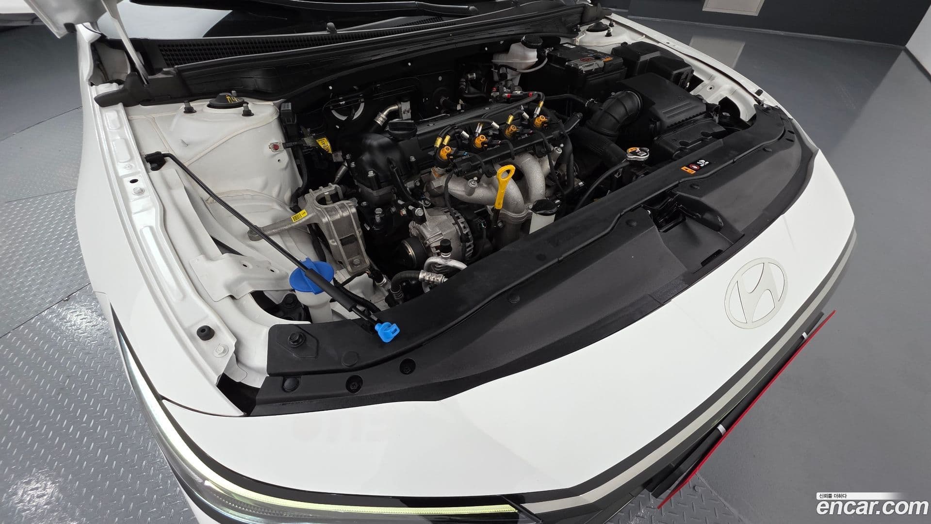Main__Slider__Photo:AVANTE Hyundai 2023.5-5