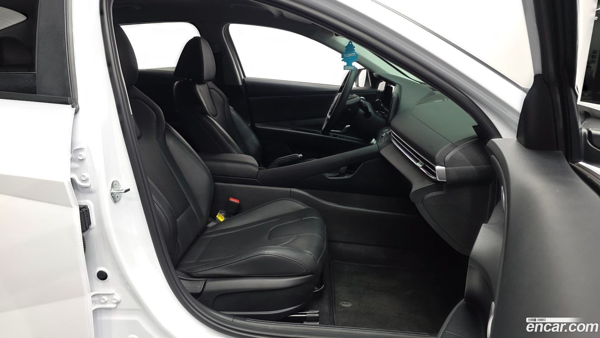 Main__Slider__Photo:AVANTE Hyundai 2023.5-10