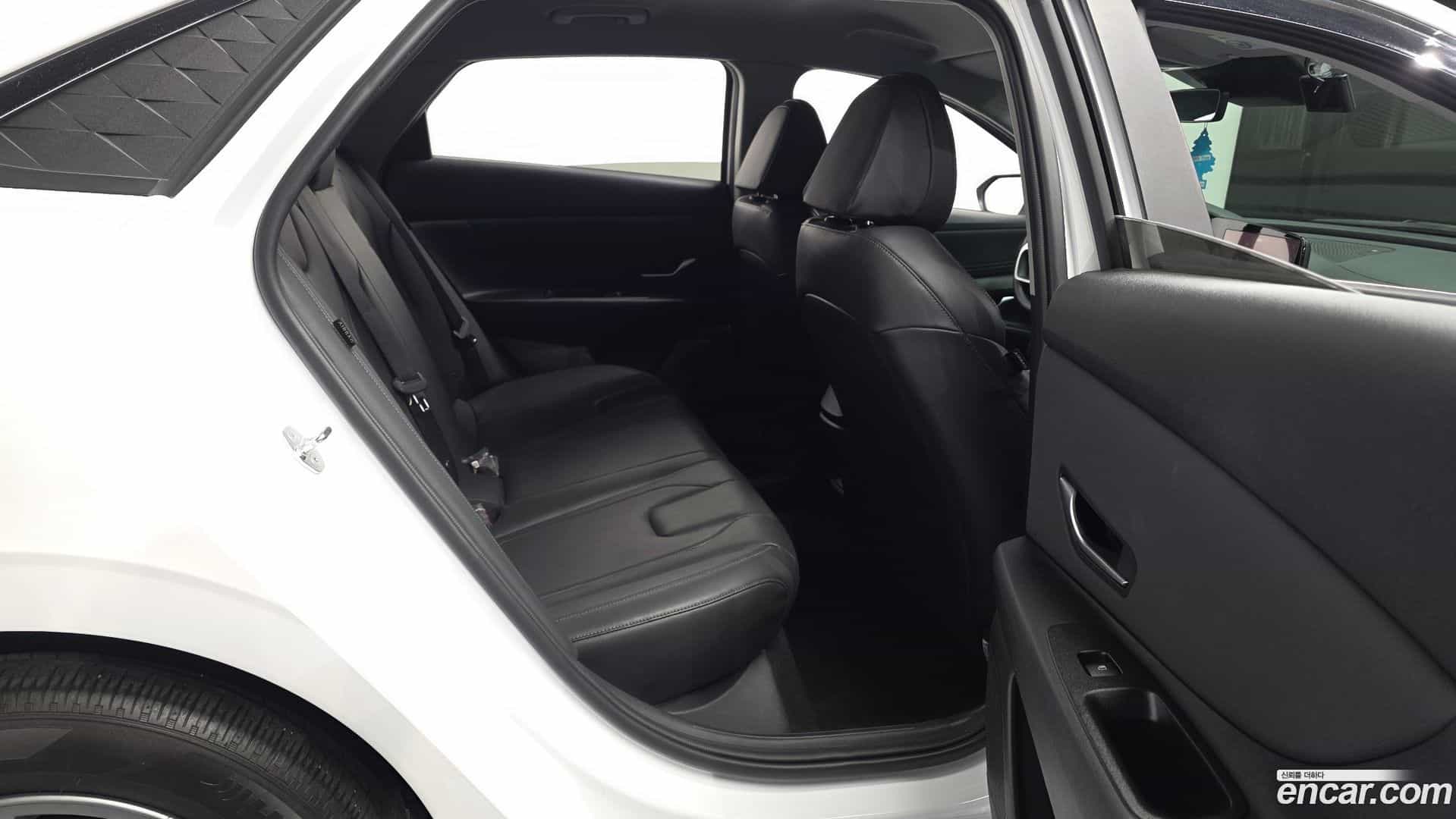 AVANTE Hyundai 2023.5-OPTION-016