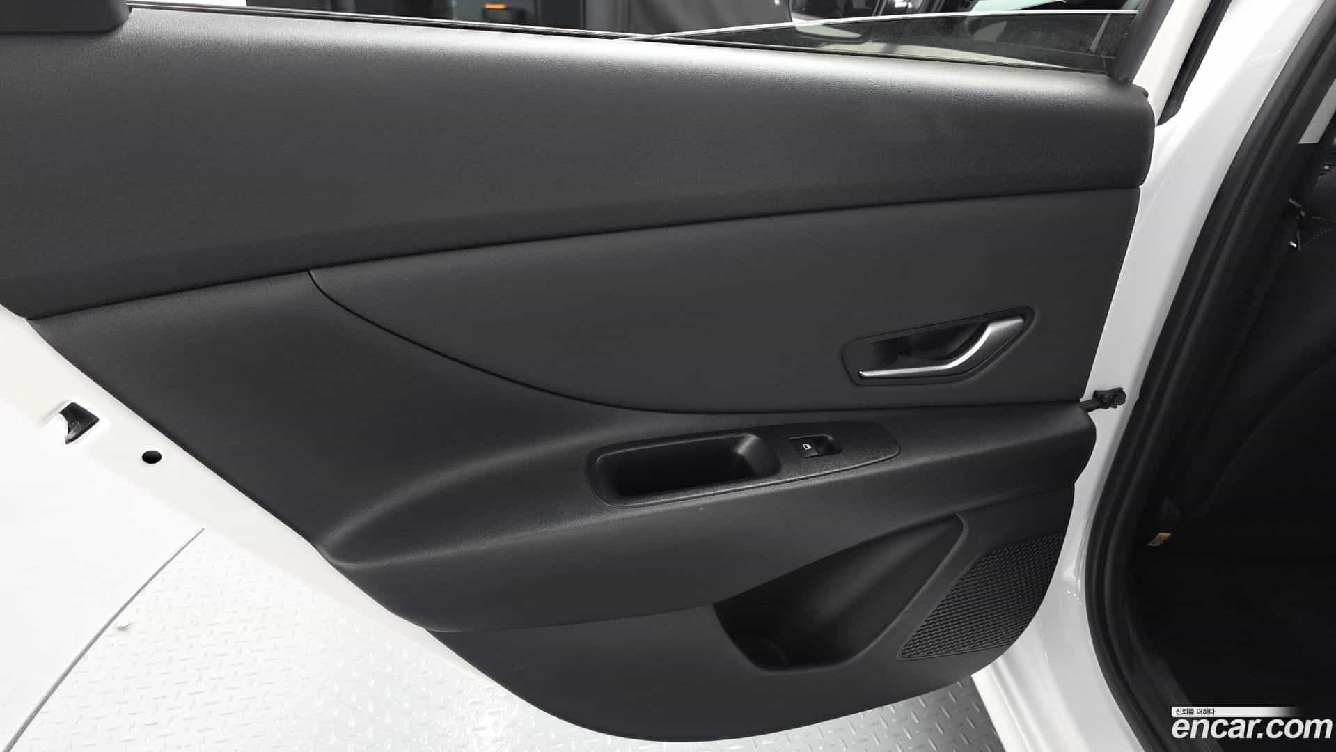 AVANTE Hyundai 2023.5-INNER-035