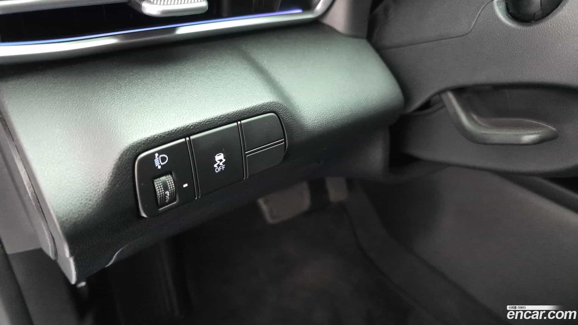 AVANTE Hyundai 2023.5-OPTION-040