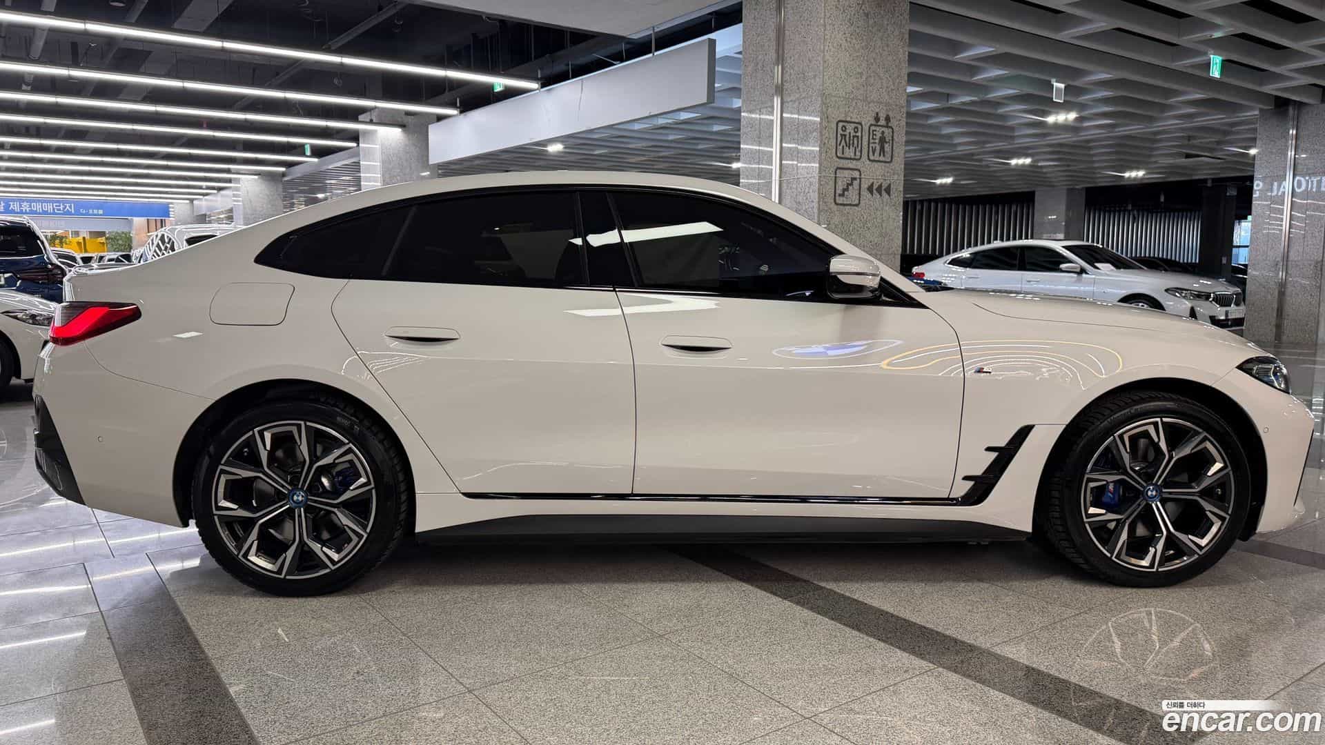 i4 BMW 2023.11-OPTION-018