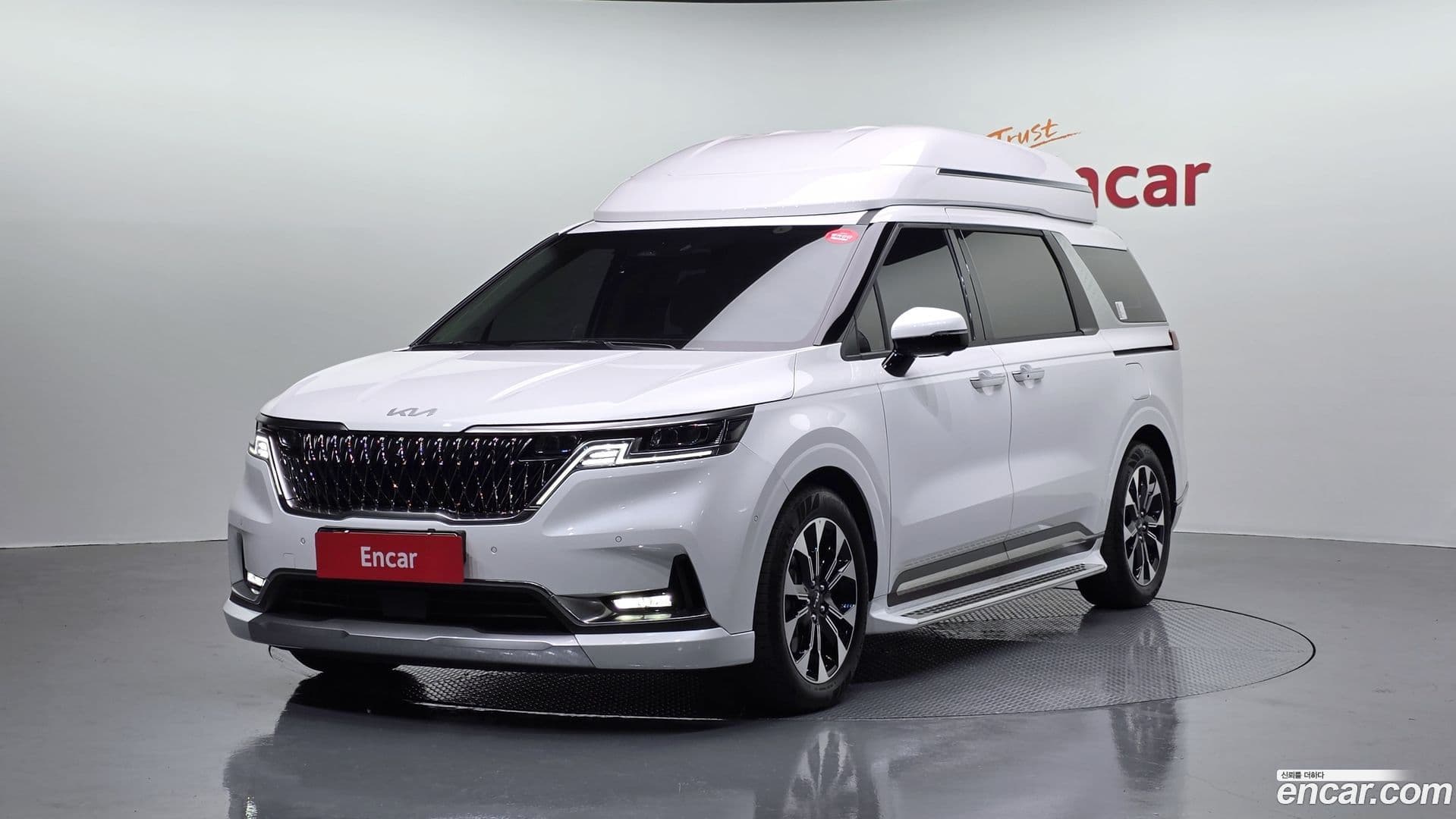Main__Slider__Photo:Canival Kia 2023.4-0
