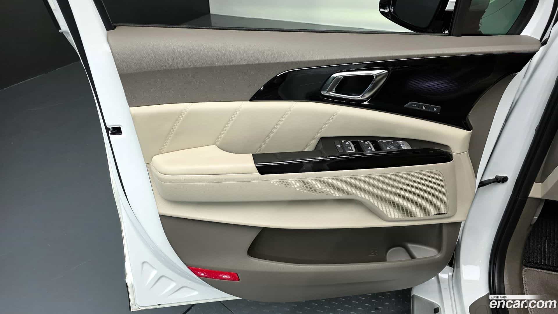 Canival Kia 2023.4-INNER-034