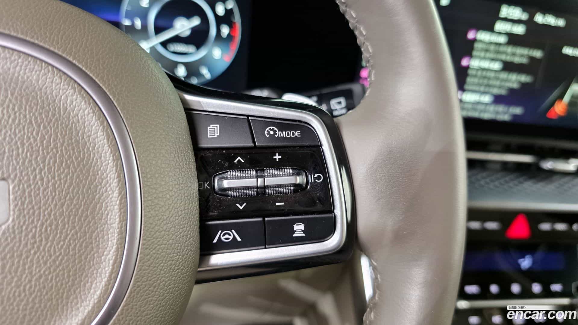 Canival Kia 2023.4-OPTION-040