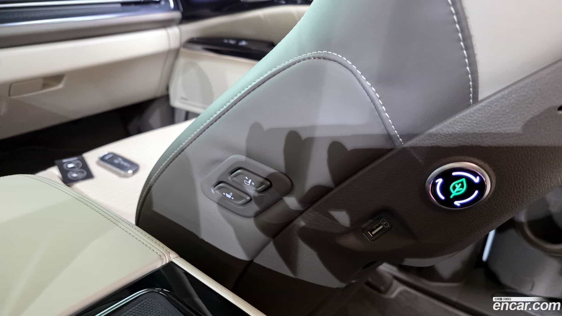 Canival Kia 2023.4-OPTION-042