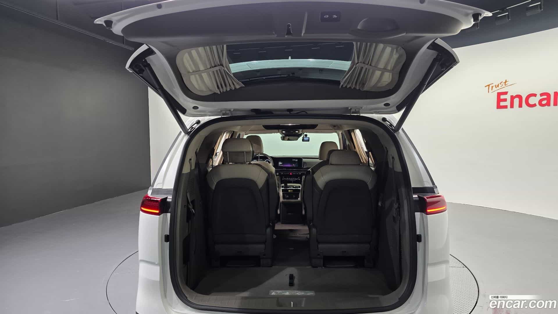 Canival Kia 2023.4-OPTION-048