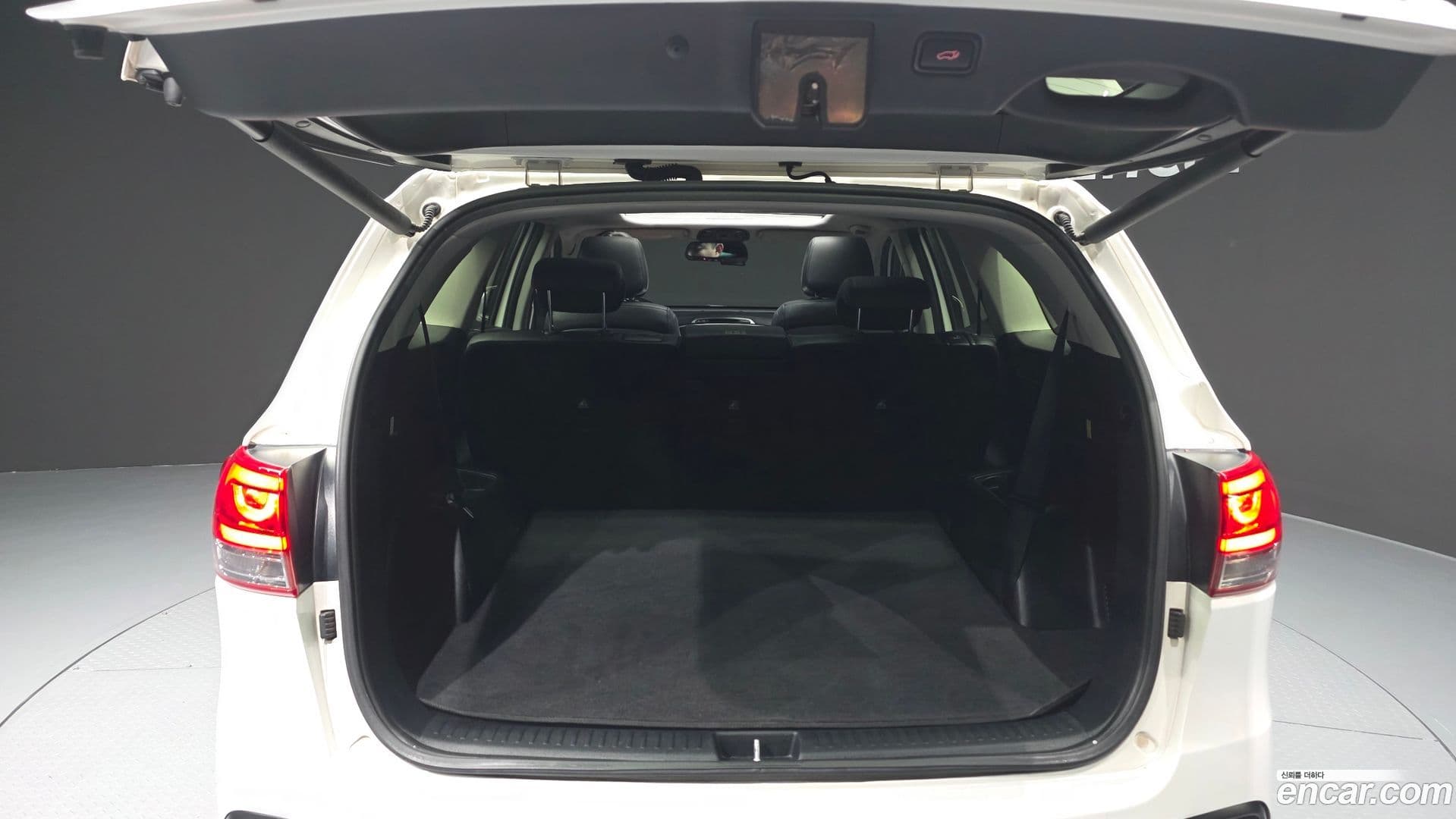 Main__Slider__Photo:Sorento Kia 2016.10-19