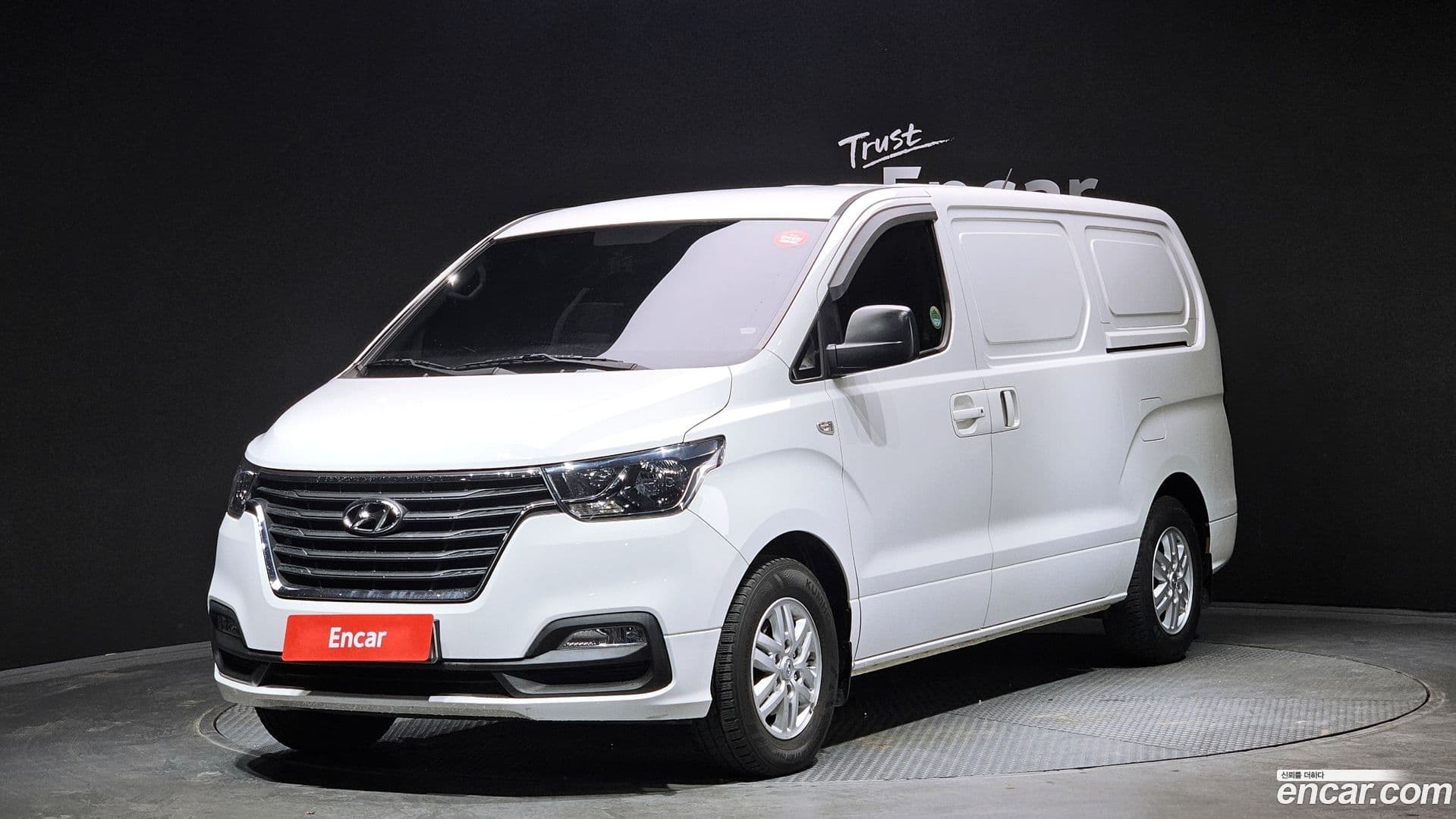 Main__Slider__Photo:Starex Hyundai 2018.8-0