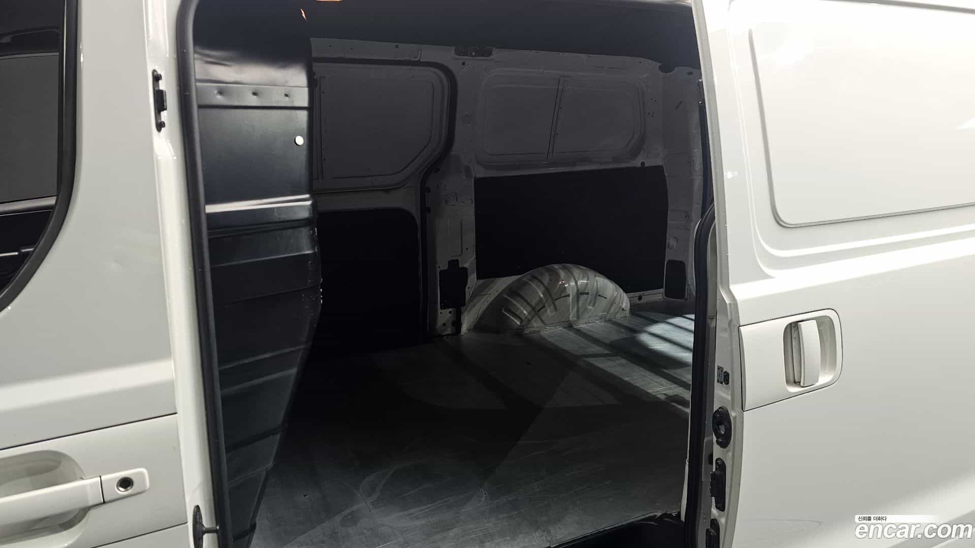 Starex Hyundai 2018.8-OPTION-015