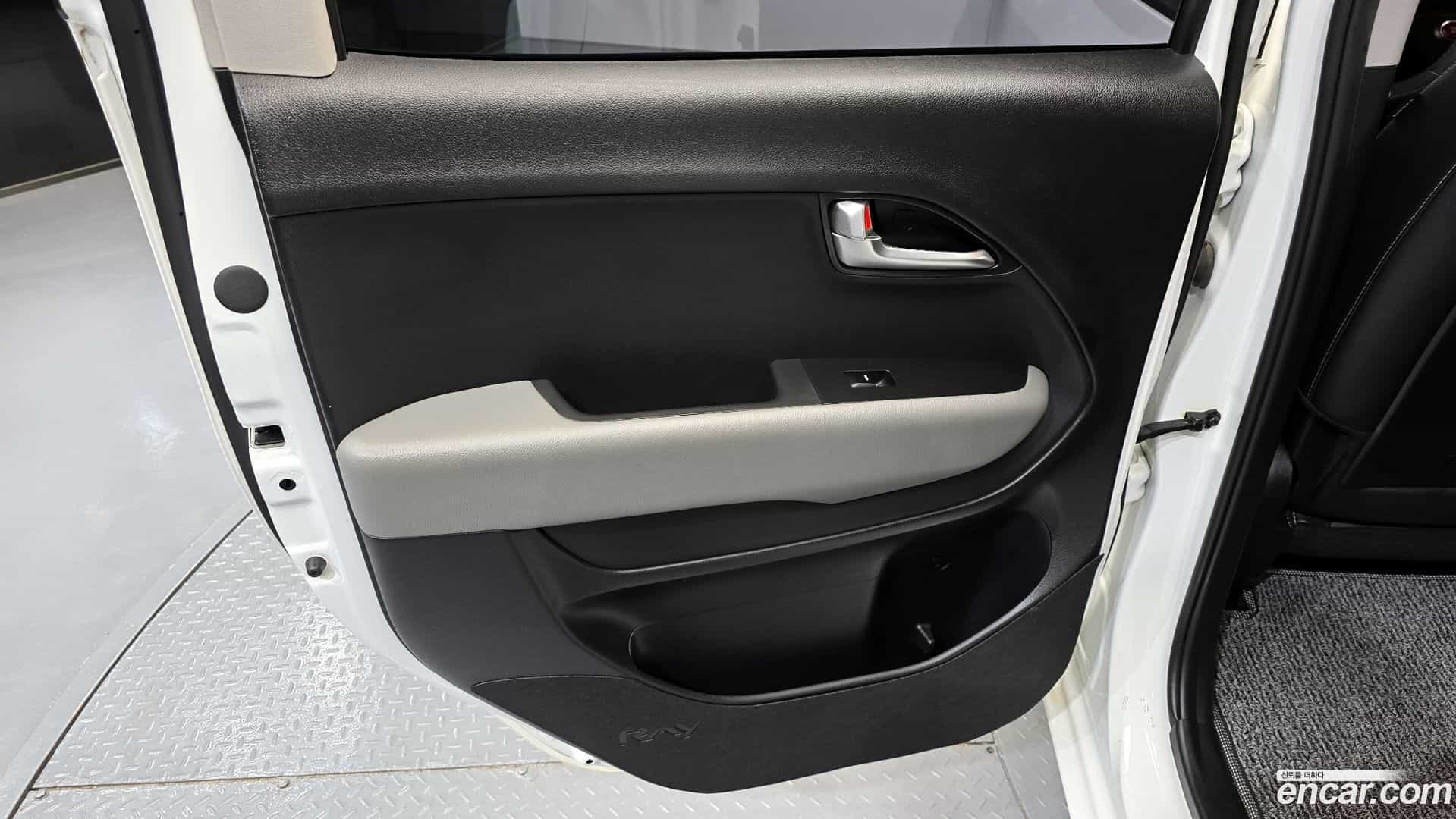 RAY Kia 2023.6-INNER-035