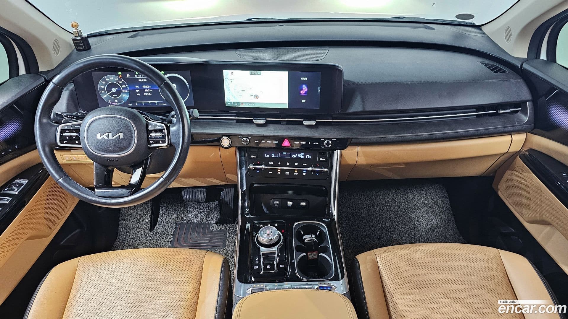 Main__Slider__Photo:Canival Kia 2022.3-6