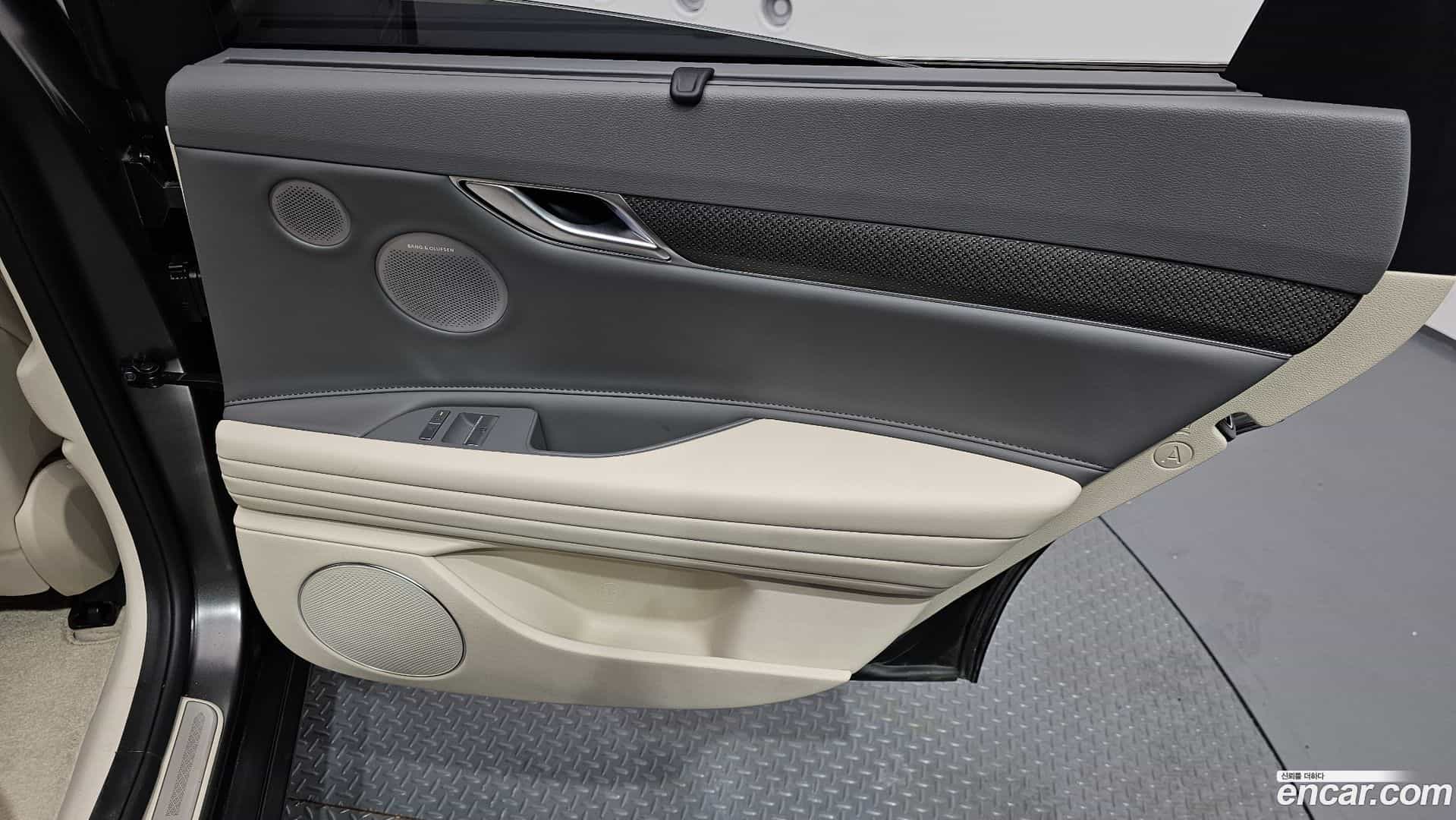 G80 Genesis 2024.4-INNER-035