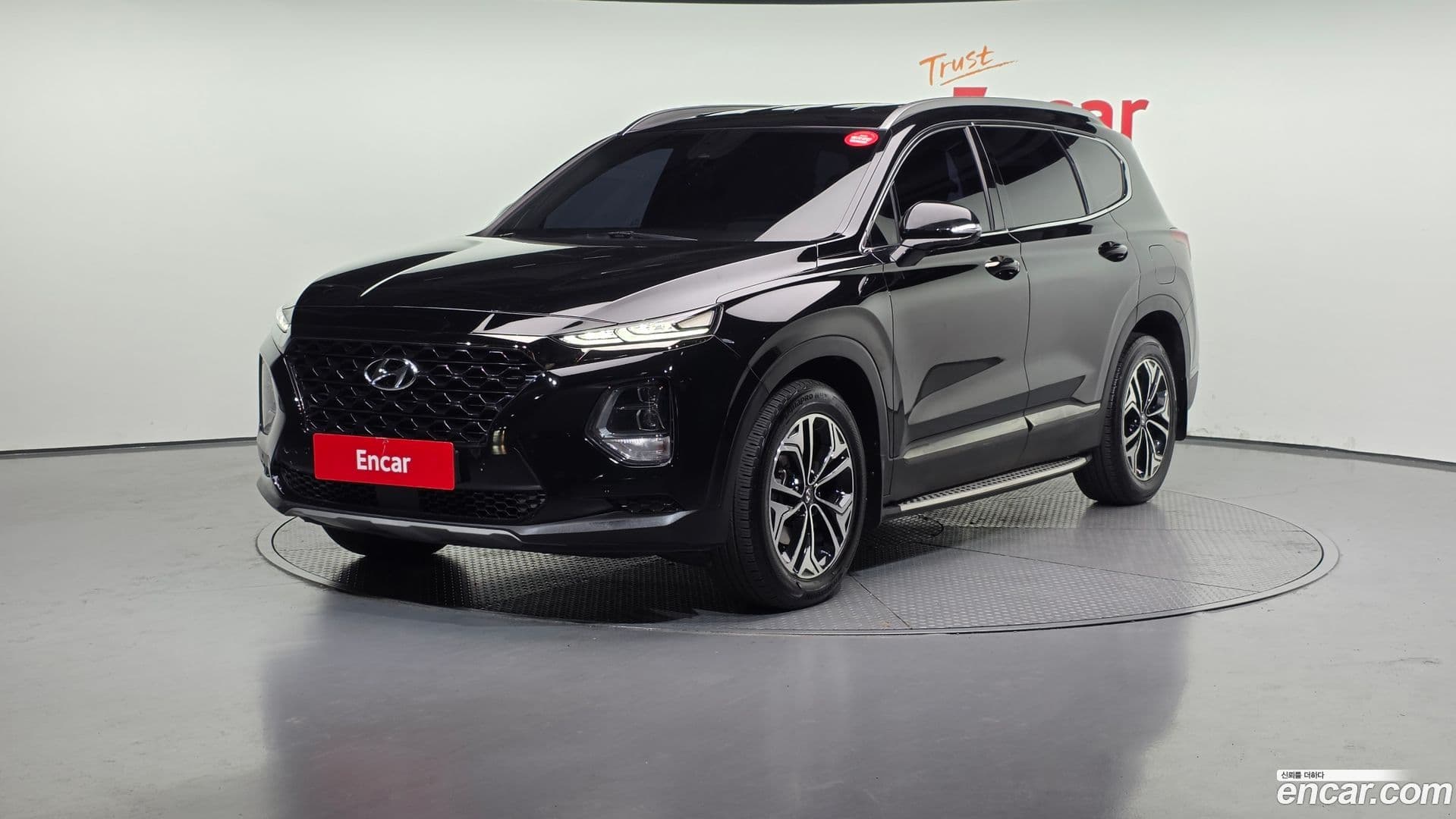 Main__Slider__Photo:Santafe Hyundai 2018.3-0