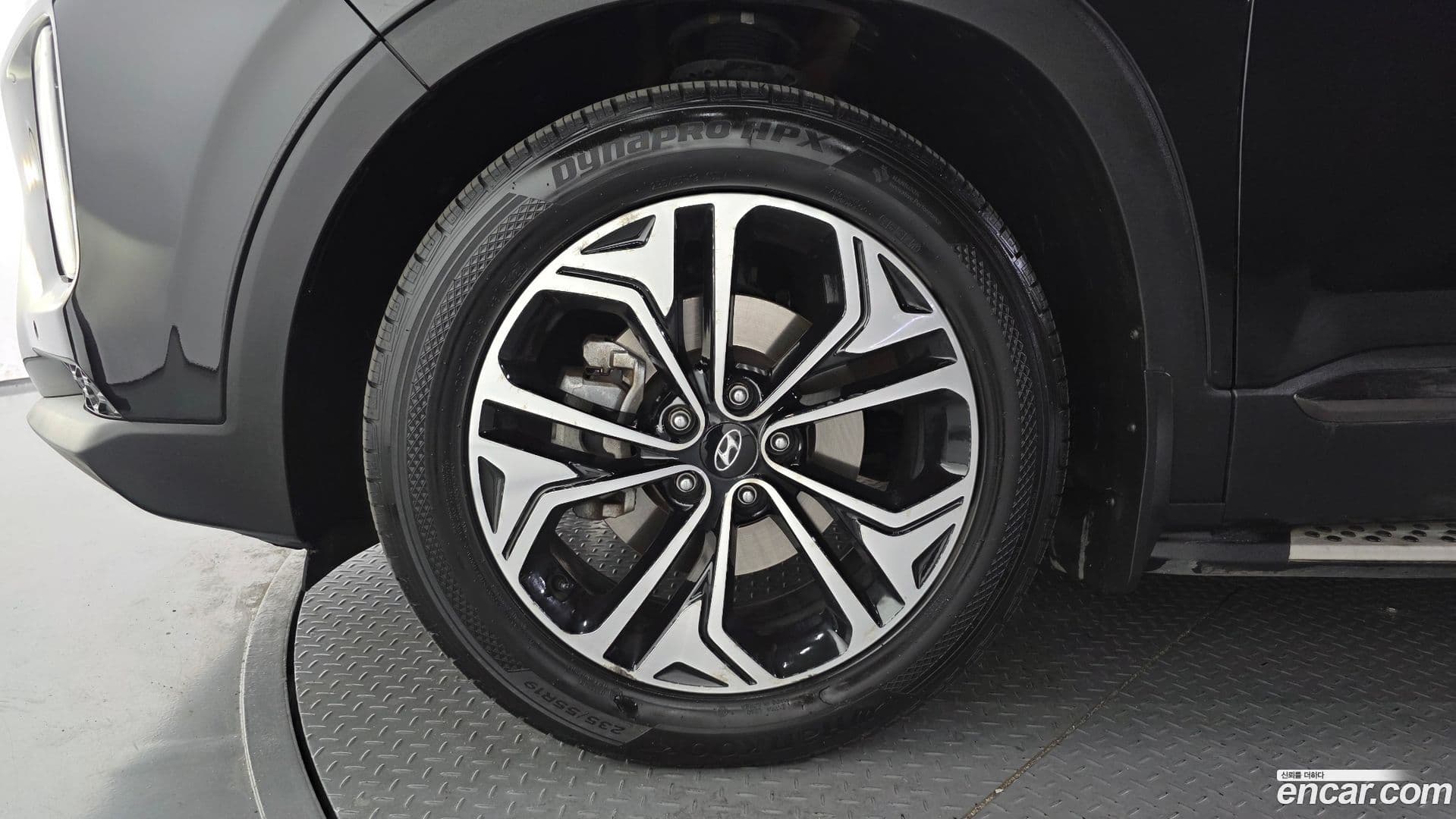 Main__Slider__Photo:Santafe Hyundai 2018.3-4